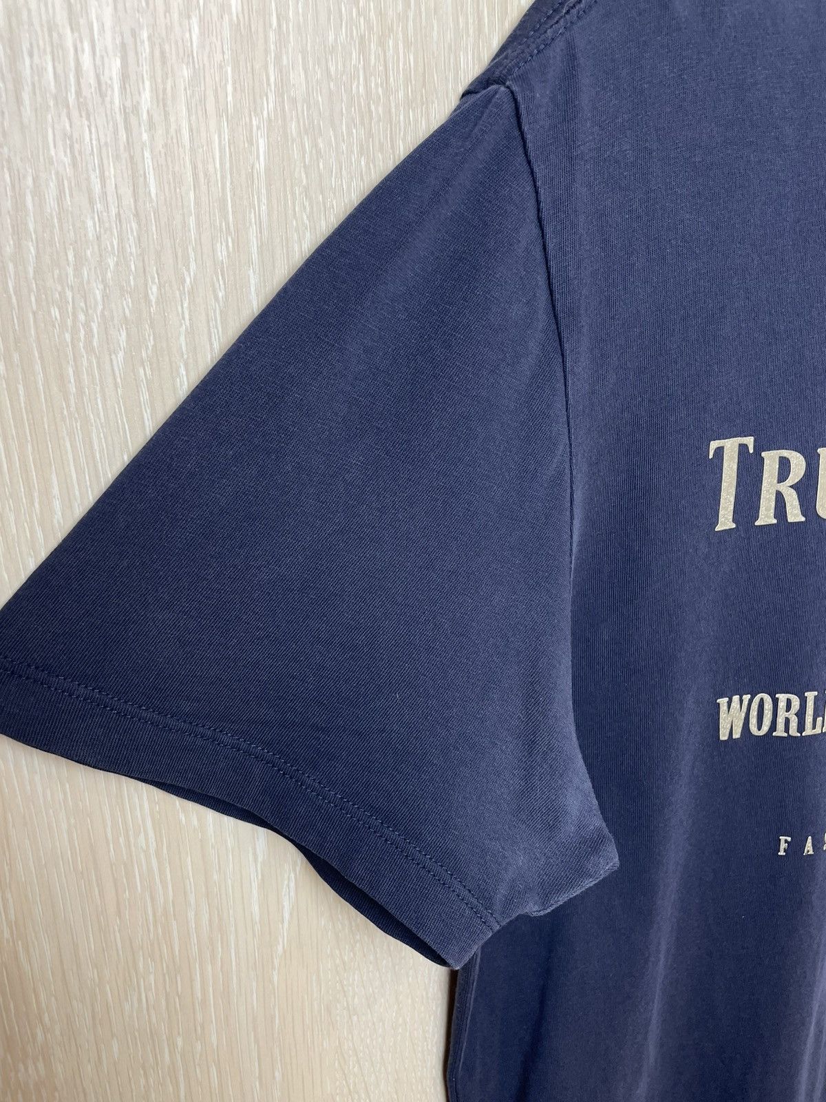 True Religion Vintage True Religion Big Logo Tshirt Size US L / EU 52-54 / 3 - 4 Thumbnail