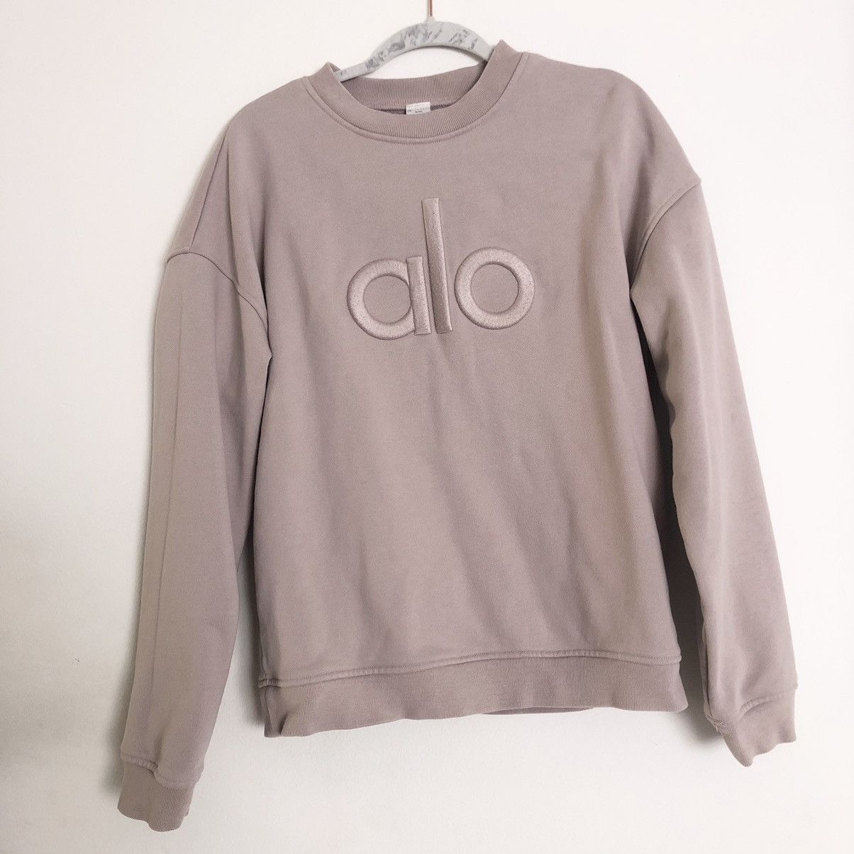 Alo Yoga Renown Emblem Heavy Weight Crew Neck Sweatshirt Dusty Pink Size S / US 4 / IT 40 - 1 Thumbnail