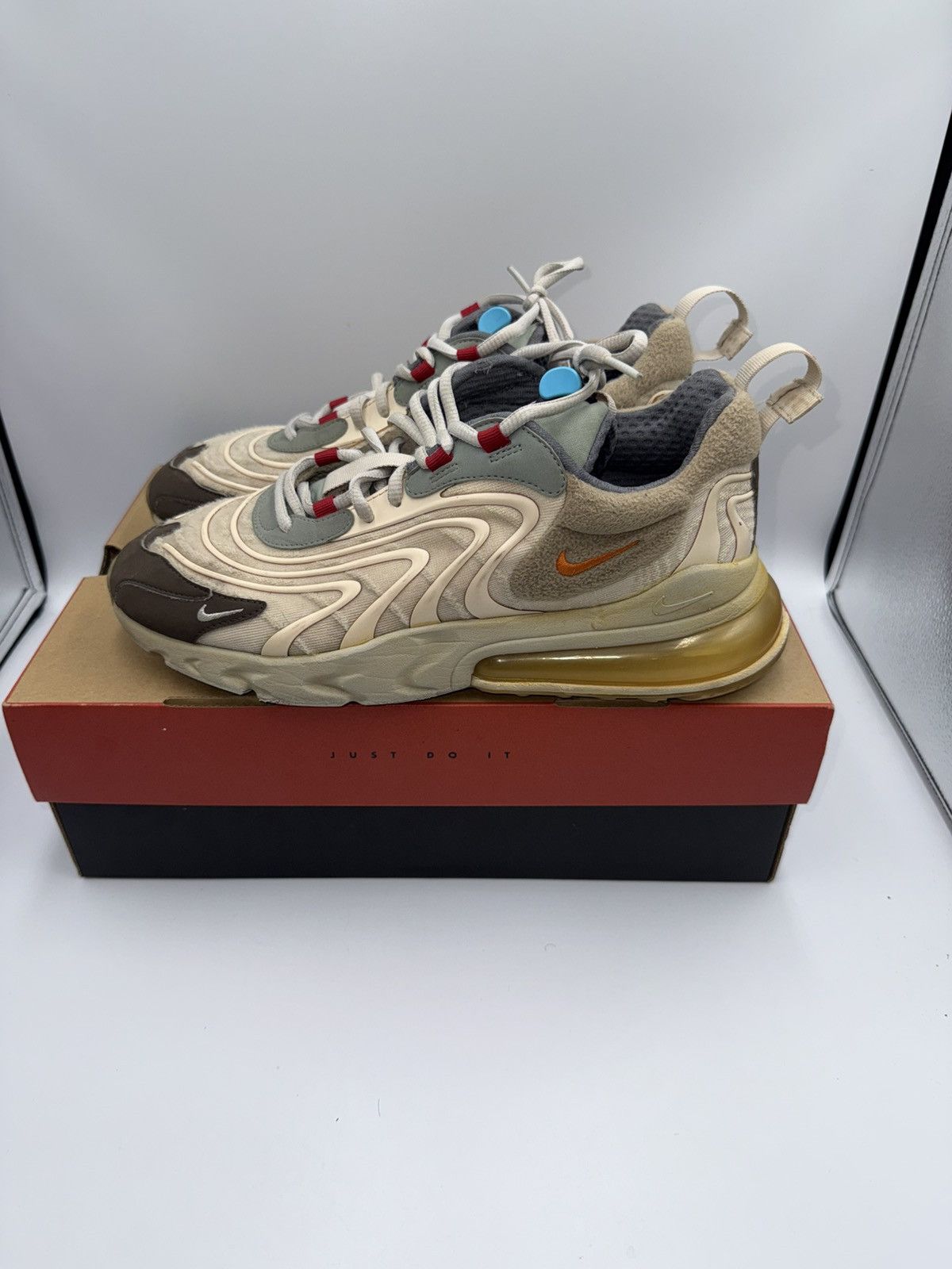 Nike Nike x Travis Scott Air Max 270 React “Cactus Trails” Size US 9.5 / EU 42-43 - 3 Thumbnail