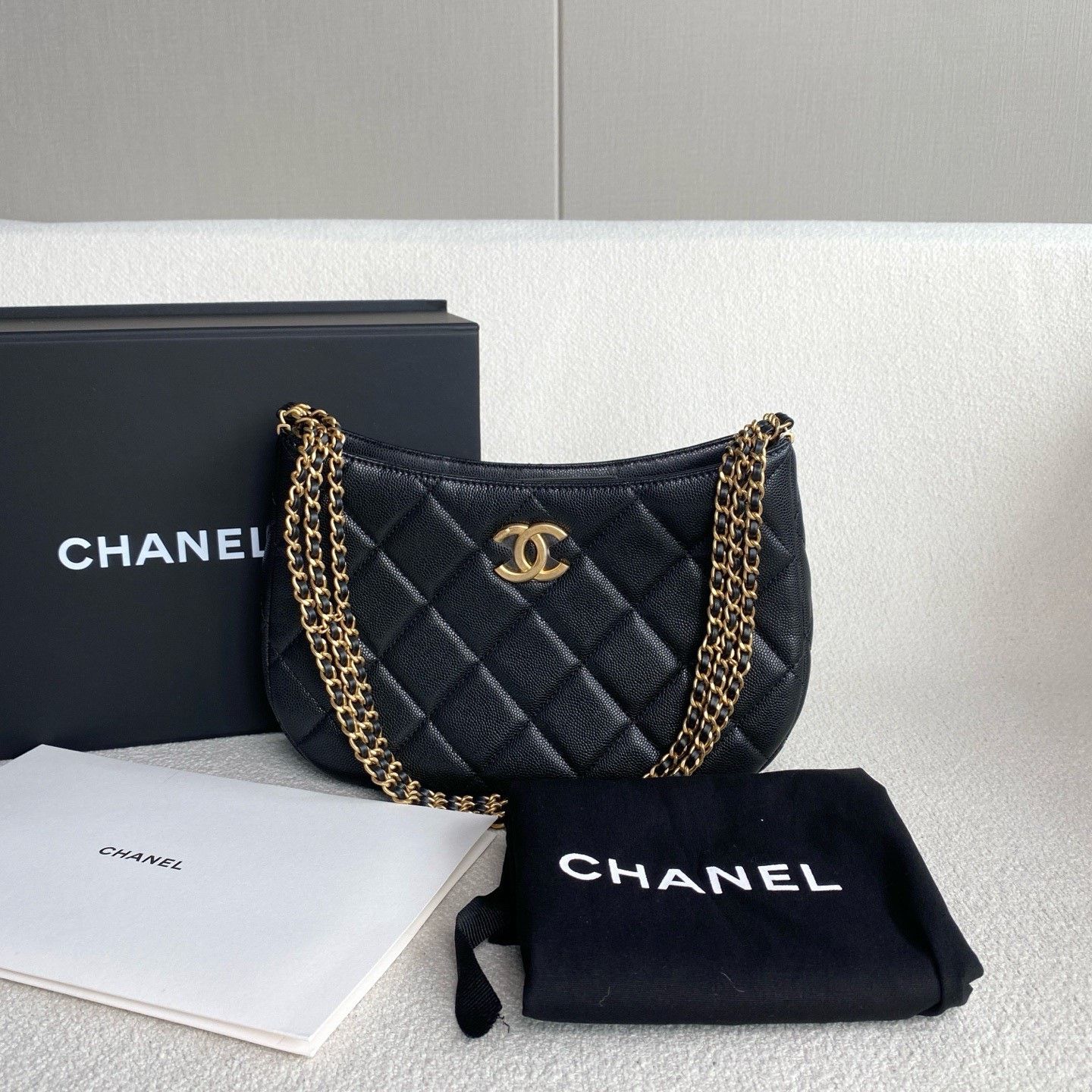 Chanel Pre-loved Bag Very good condition Size ONE SIZE - 1 Thumbnail