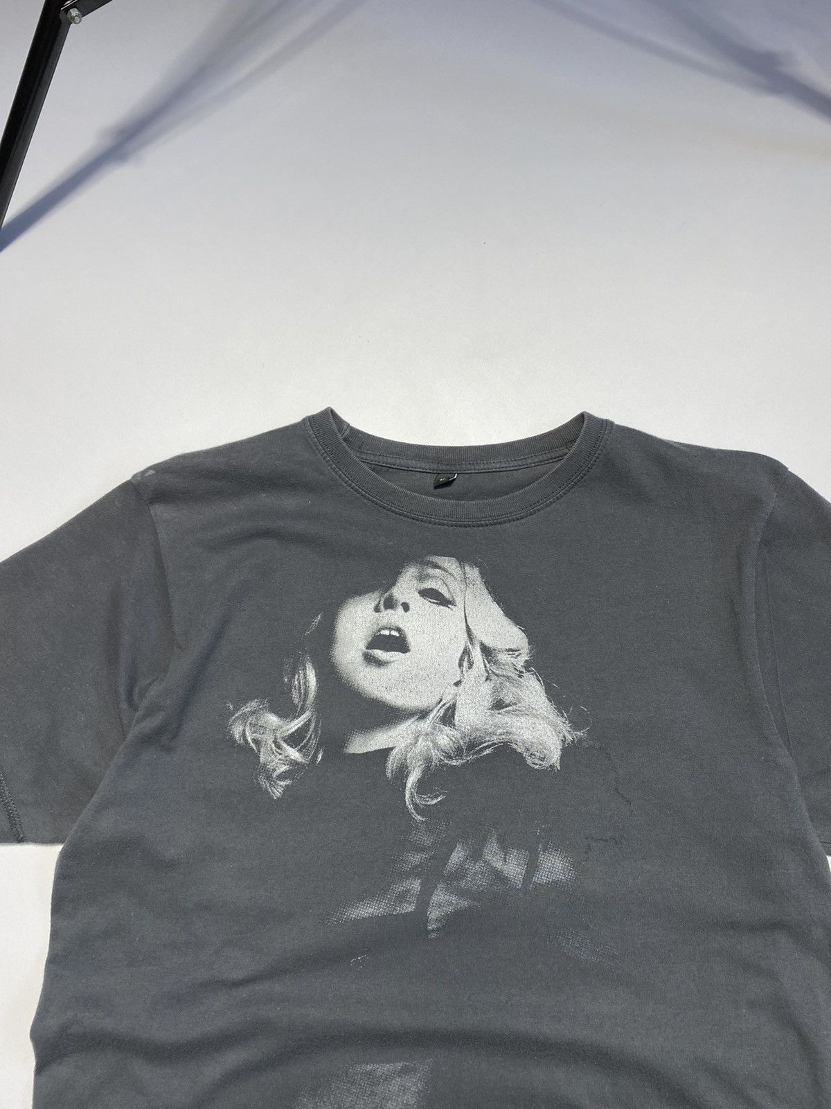 Band Tees × Vintage Vintage Madonna Sticky and Sweet tour tee M Size US M / EU 48-50 / 2 - 3 Thumbnail