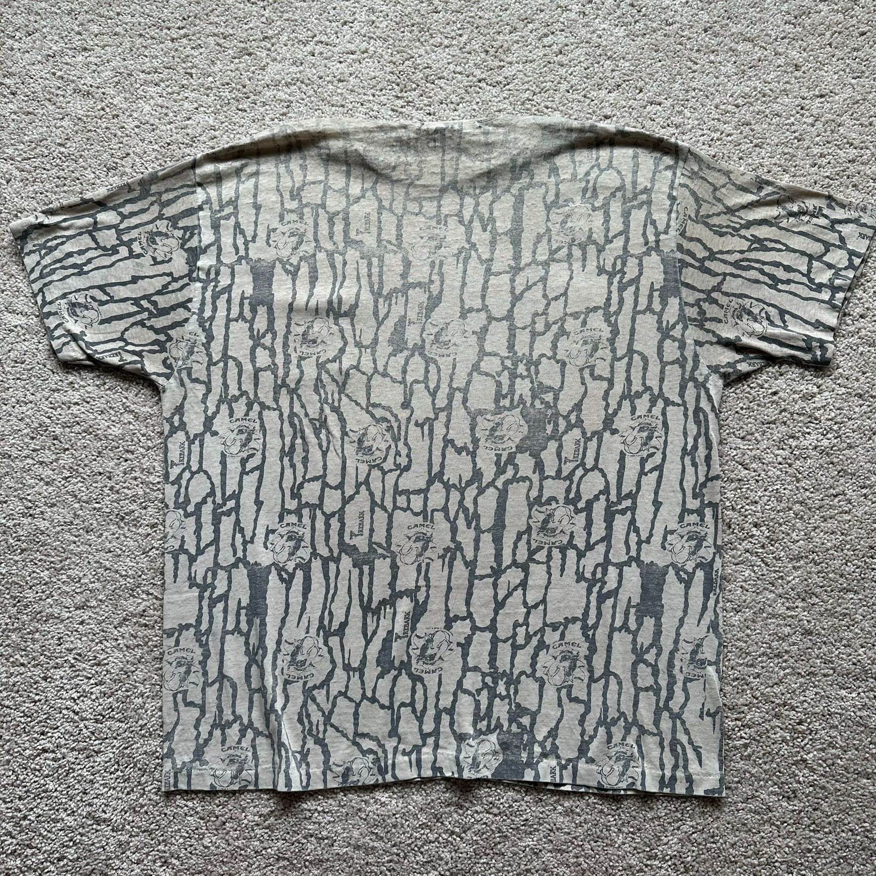 Vintage Vintage 80s Camel TreBark Camo T-Shirt Single Stitch Grunge Size US XL / EU 56 / 4 - 5 Thumbnail