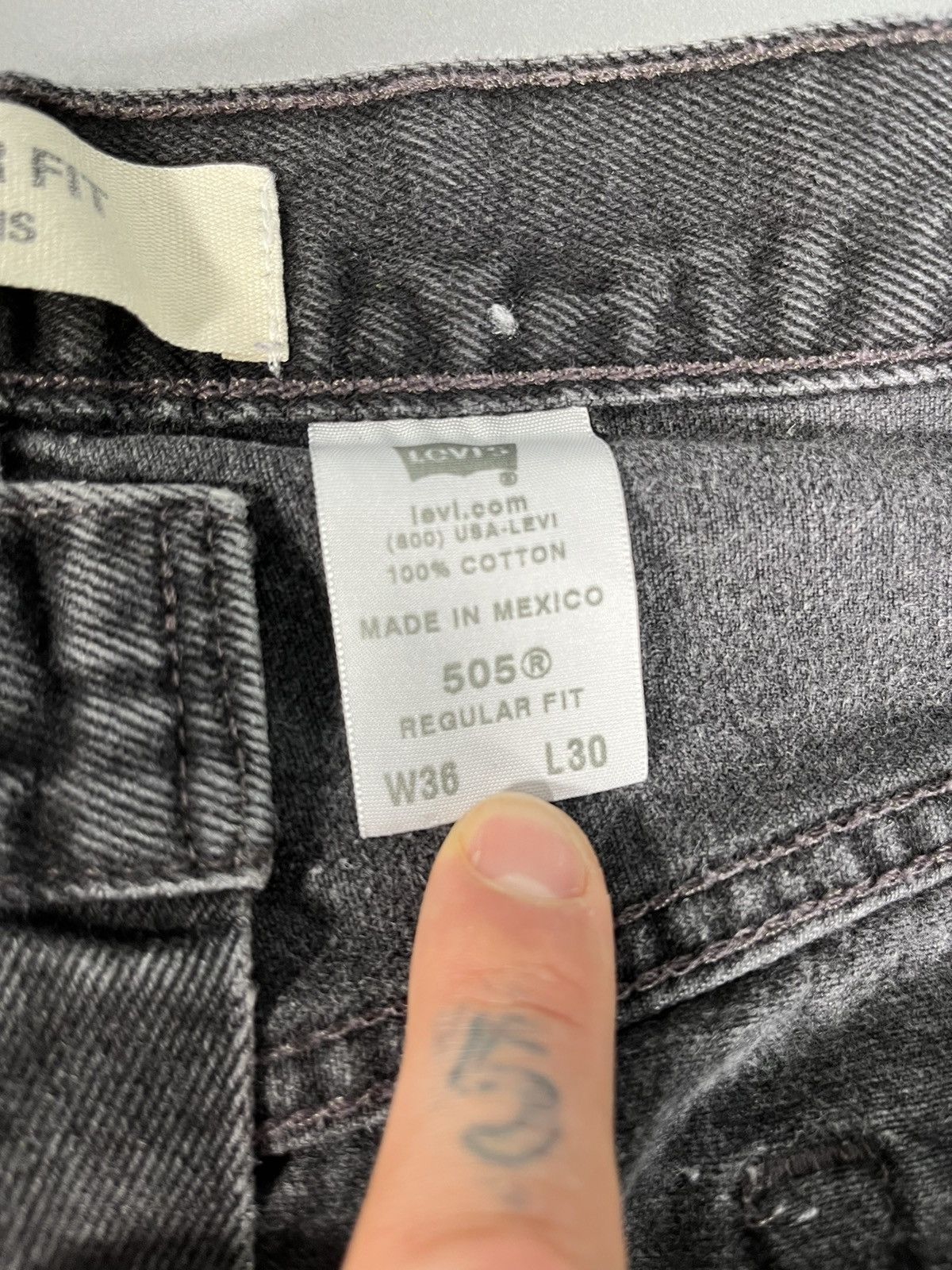 Levi's Y2K Faded Black Baggy Levi’s 505 Jeans Size US 36 / EU 52 - 4 Thumbnail
