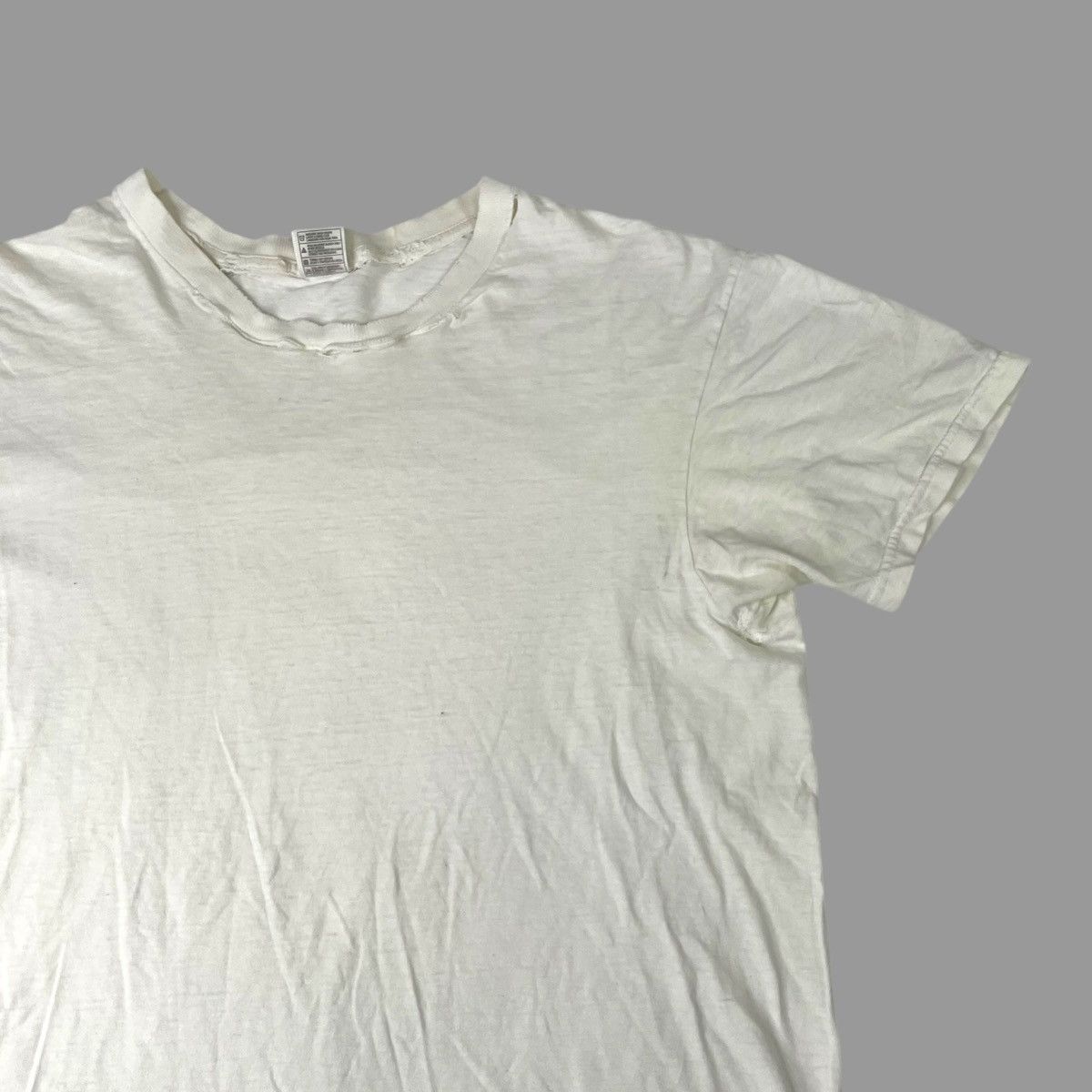 Vintage Vintage 90s blank faded t shirt Size US L / EU 52-54 / 3 - 3 Thumbnail