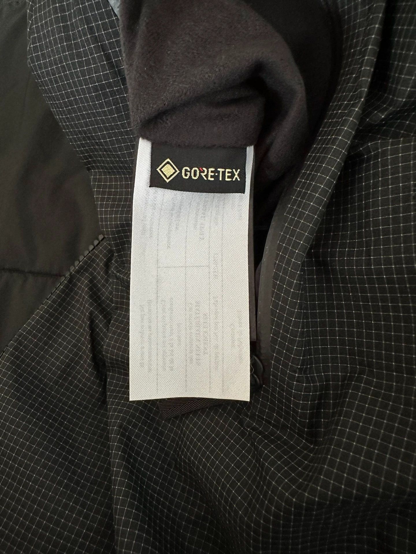 Arc'teryx ARC'TERYX Veilance Monitor IS GR GTX 2L mint S L fit Size US S / EU 44-46 / 1 - 6 Thumbnail