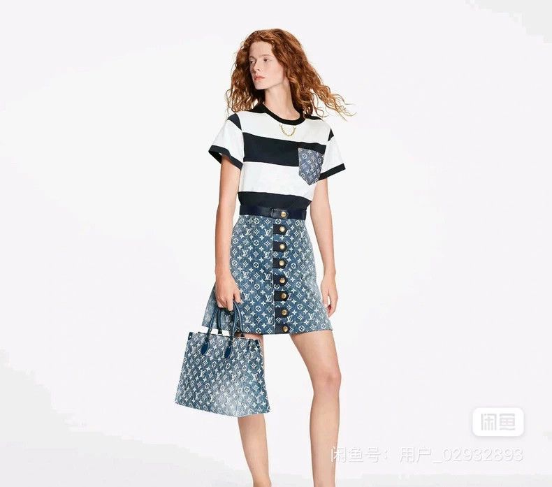 Louis Vuitton LOUIS VUITTON Blue and white stripe short sleeves with logo Size US S / EU 44-46 / 1 - 6 Thumbnail