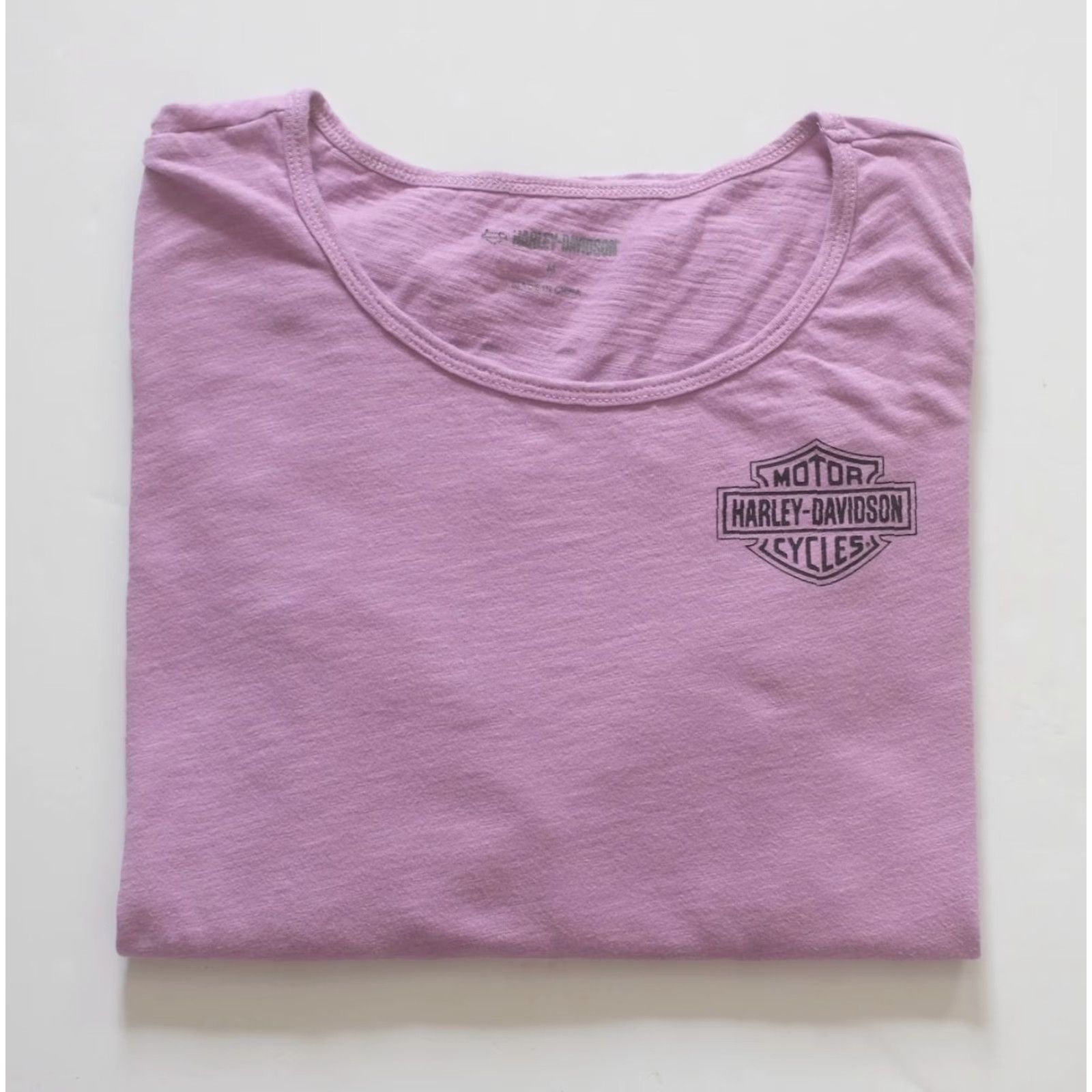 Harley Davidson VINTAGE HARLEY-DAVIDSON T-SHIRT Purple L/S 90s Retro USA WMN M Women’s Size M Short Sleeve Crew Neck Graphic Print Shirt, 2000s Era, Motorcycle Theme Size US M / EU 48-50 / 2 - 5 Thumbnail