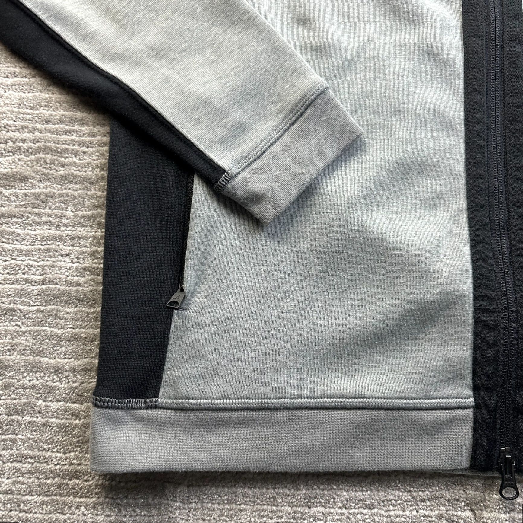 Jordan Brand Jordan Hoodie Mens Medium Gray Slim Fit Sweatshirt Jumpman Mock Neck Statement Size US M / EU 48-50 / 2 - 4 Thumbnail