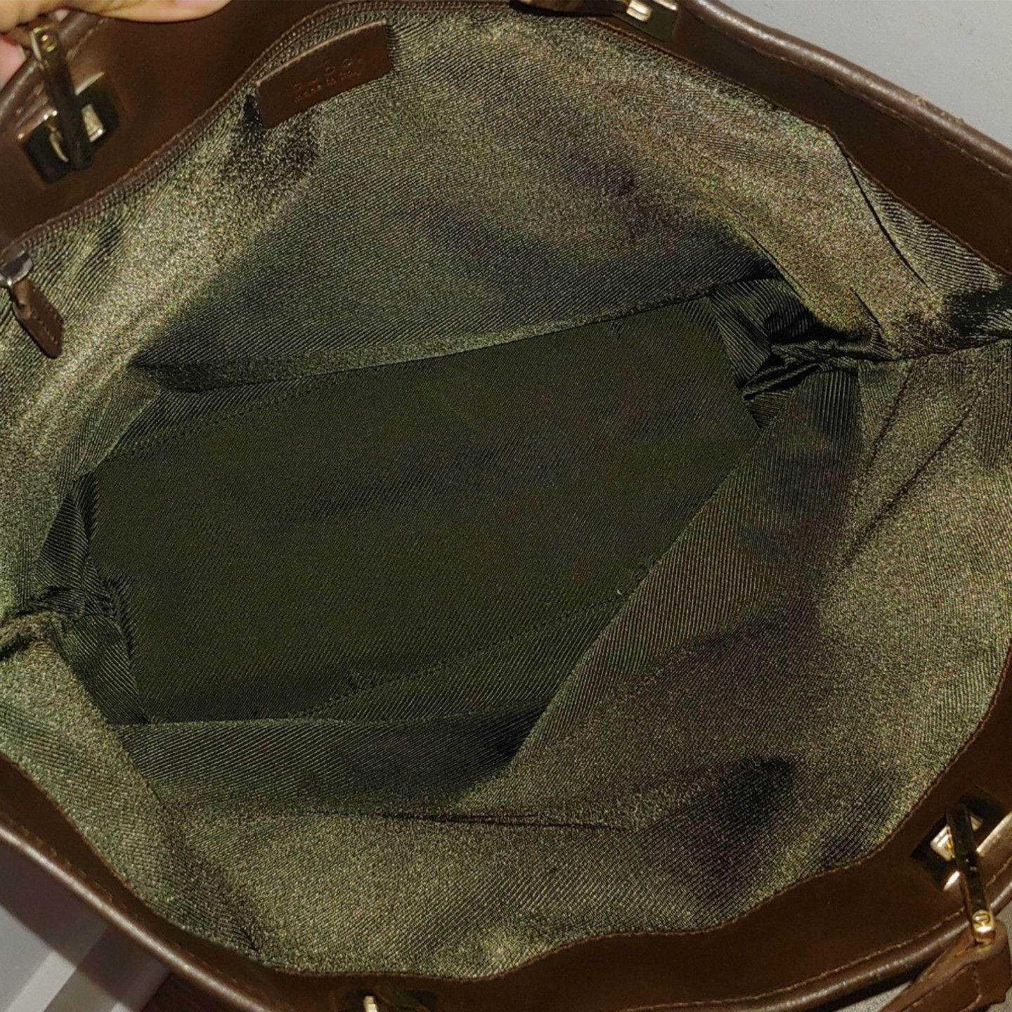 Gucci Authentic Gucci GG Monogram Supreme Bucket Tote Bag Size ONE SIZE - 7 Thumbnail
