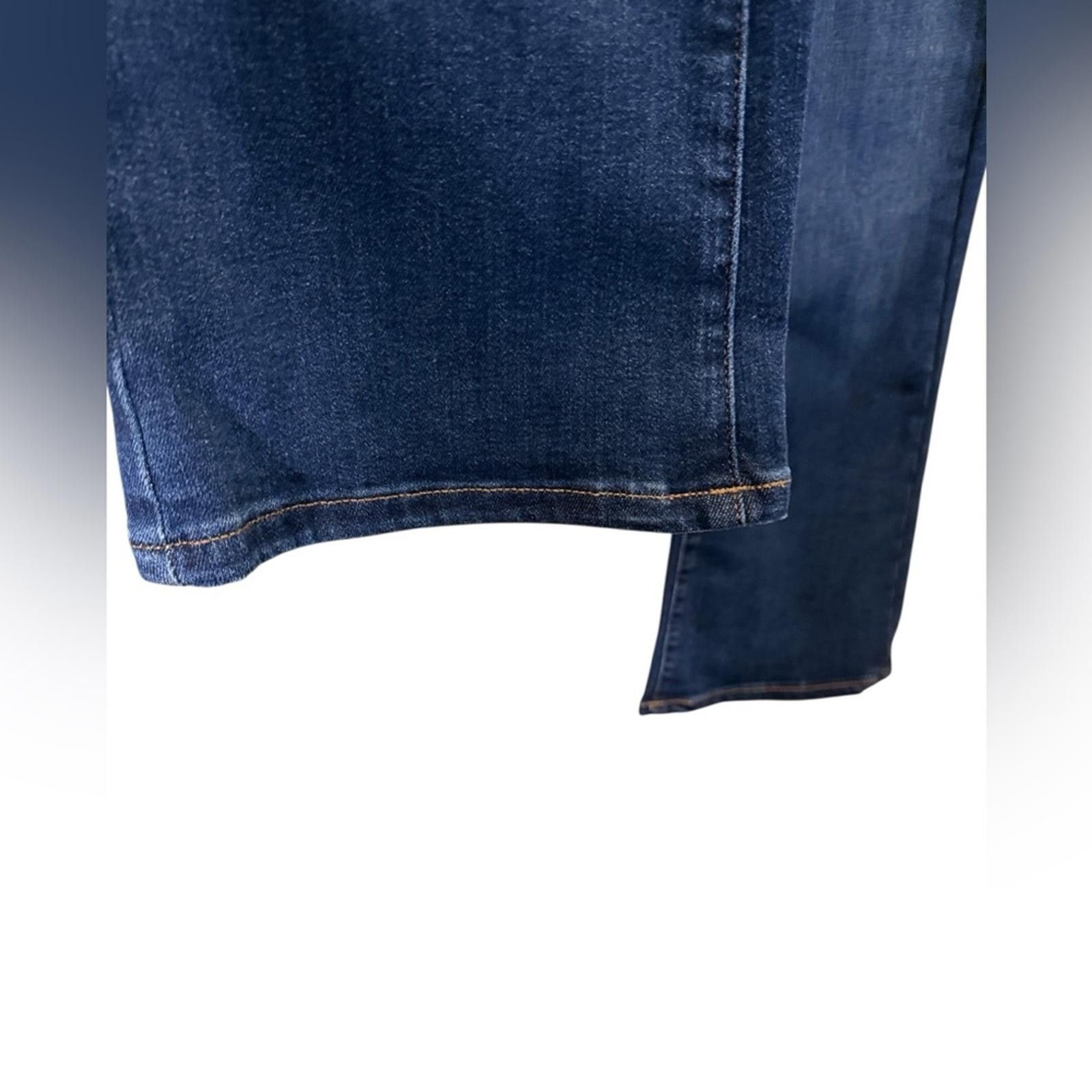 Free People We The Free Jayde Crop Flare Night Sky Wash Jeans sz 28 Size 28" / US 6 / IT 42 - 3 Thumbnail