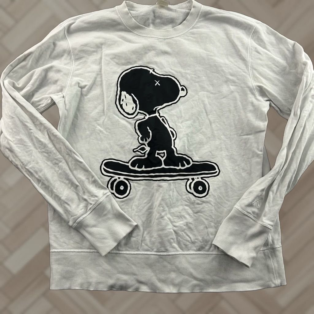 Uniqlo Uniqlo Kaws Peanuts Snoopy Long Sleeve Crewneck Sweatshirt Men Small White Size US S / EU 44-46 / 1 - 1 Thumbnail