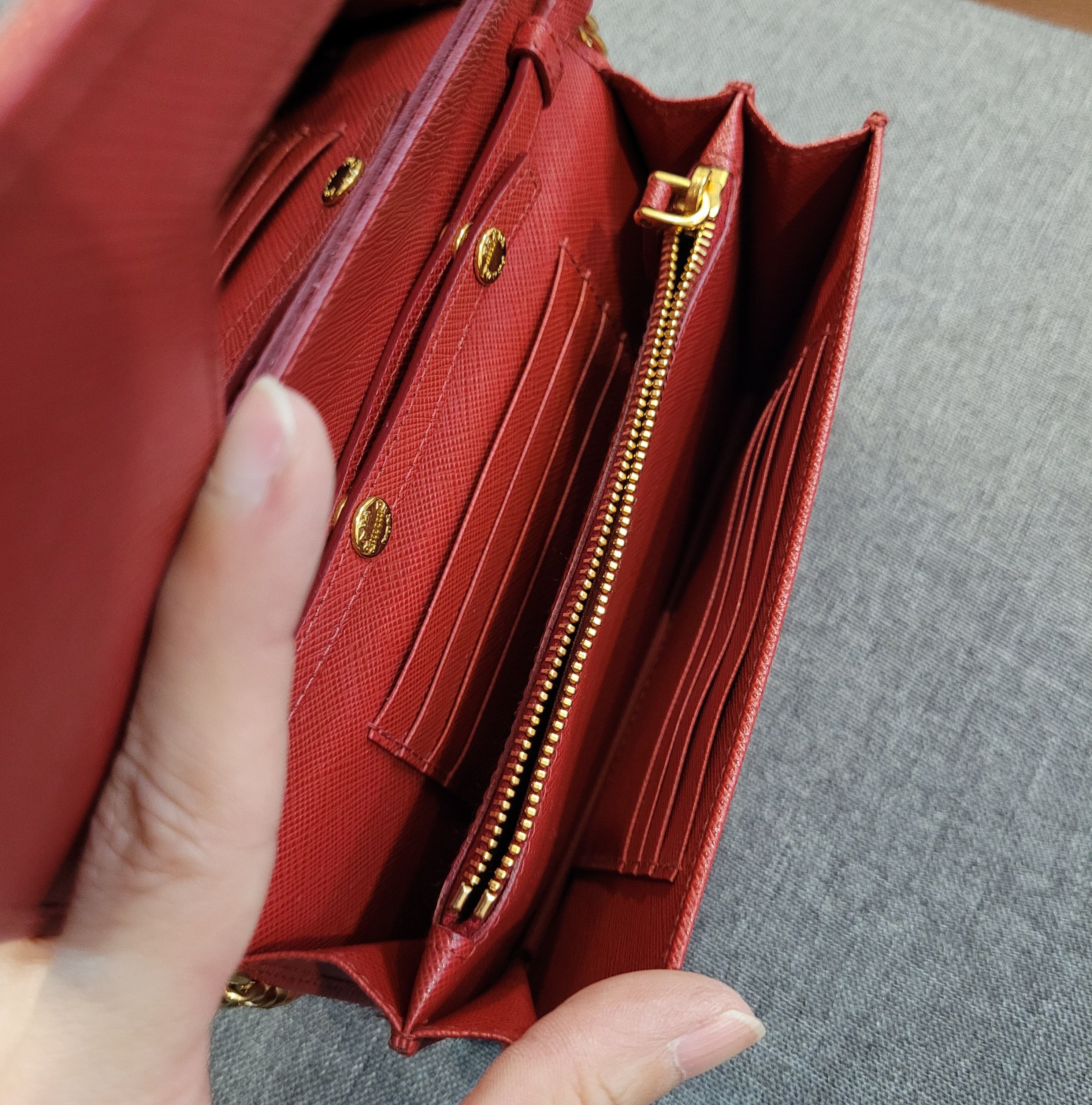 Prada Prada Crossbody Wallet on Chain Saffiano Lux Leather 1BP006 Size ONE SIZE - 8 Thumbnail