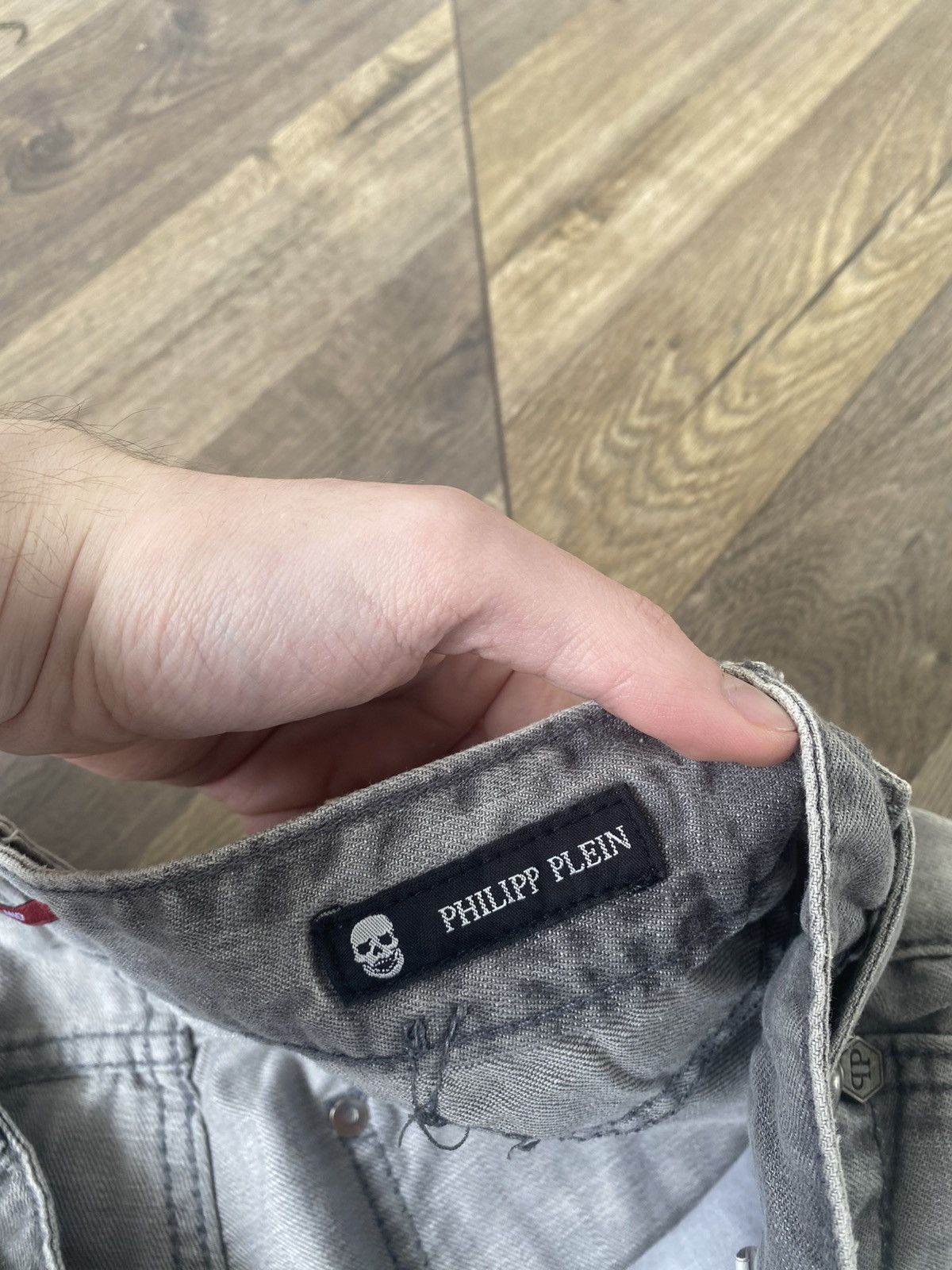 Designer × Philipp Plein × Vintage Vintage Philipp Plein Metal Logo Skull Gray Shorts Size US 34 / EU 50 - 10 Thumbnail