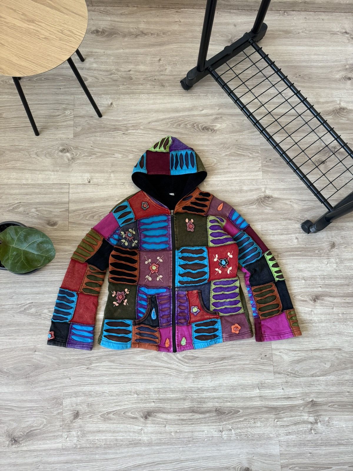 Vintage Vintage Y2K Japanese Patchwork Flowers Nepal Fleece Hoodie Size L / US 10 / IT 46 - 1 Thumbnail