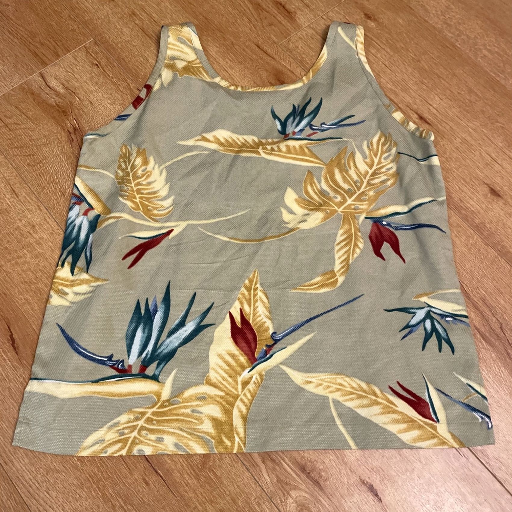 Tommy Bahama Tommy Bahama Tank Top Womens S 100% Silk Floral Green Palm Botanical Tan Gold Tank Womens S Multicolor Floral Beach 90s Womens Size S / US 4 / IT 40 - 5 Thumbnail