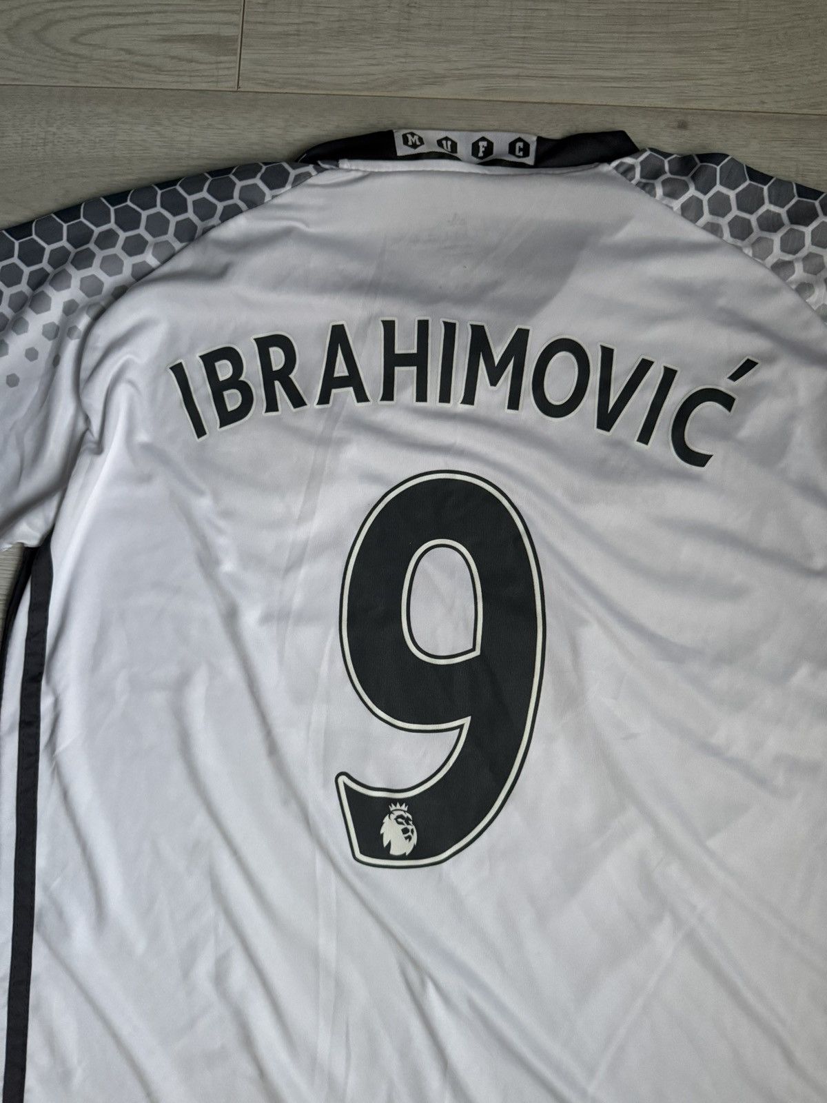 Adidas Vintage Soccer Jersey Manchester United Ibragimovic shirt Size US S / EU 44-46 / 1 - 7 Thumbnail