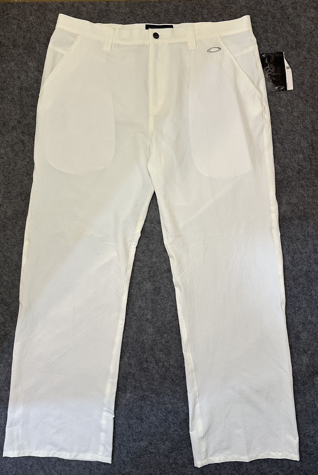 Oakley Oakley golf pants with a performance nylon tech design. Size US 40 / EU 56 - 1 Thumbnail