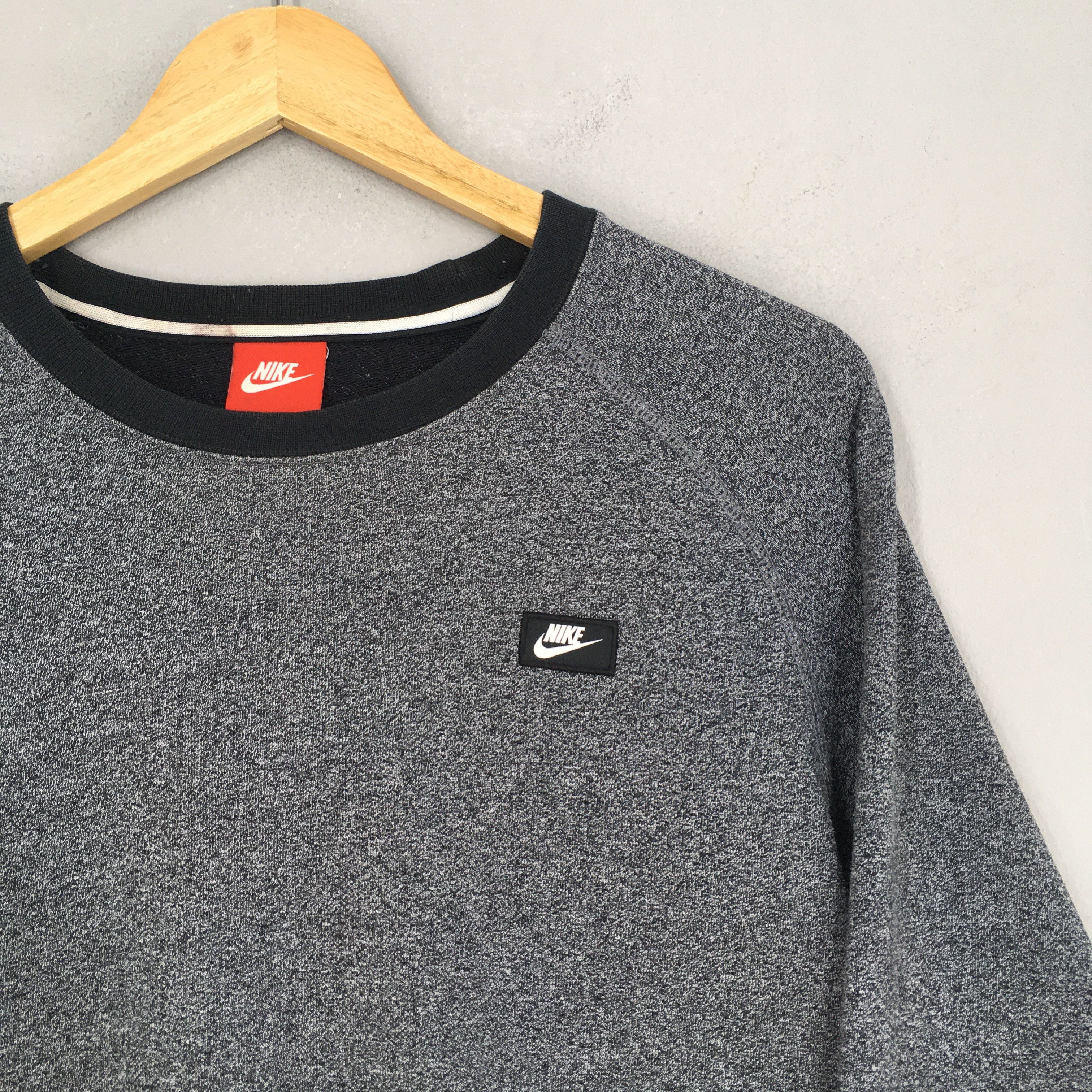 Nike Vintage Nike Swoosh Gray Sweatshirt Large Size US L / EU 52-54 / 3 - 2 Thumbnail
