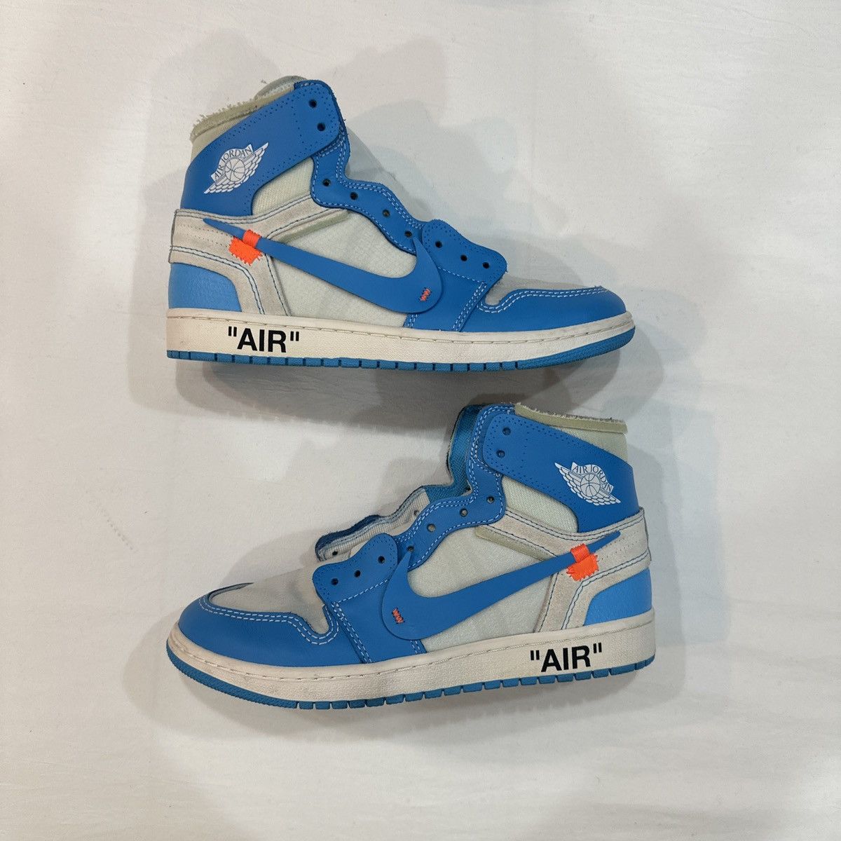 Jordan Brand × Off-White Off White x Air Jordan 1 Retro High OG ‘UNC’ Size US 8.5 / EU 41-42 - 2 Thumbnail