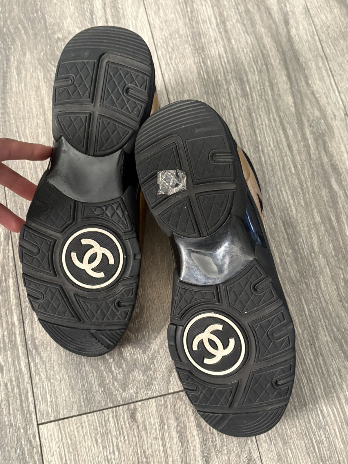Chanel Chanel gold tweed runner sneakers Size US 9 / EU 42 - 6 Thumbnail