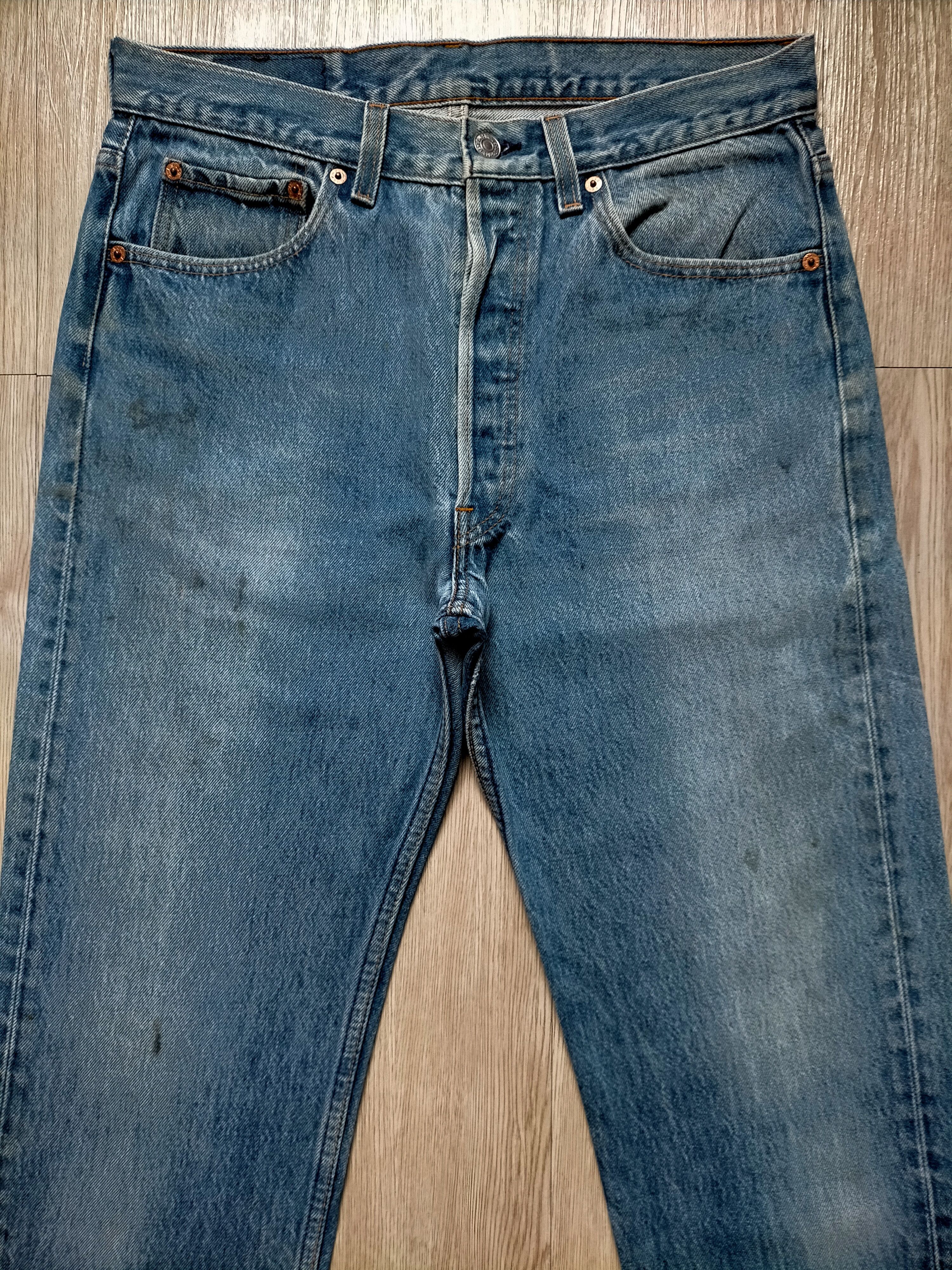 Levi's Vintage Clothing Vintage Levis 501 button Fly Blue Jeans Size US 31 - 6 Thumbnail