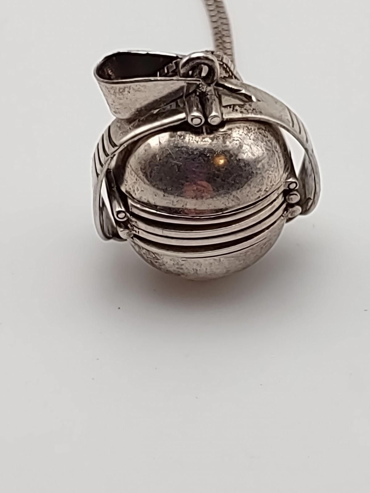 The Unbranded Brand Sterling Silver Locket Necklace 925 Opens 30” Chain Size ONE SIZE - 1 Thumbnail
