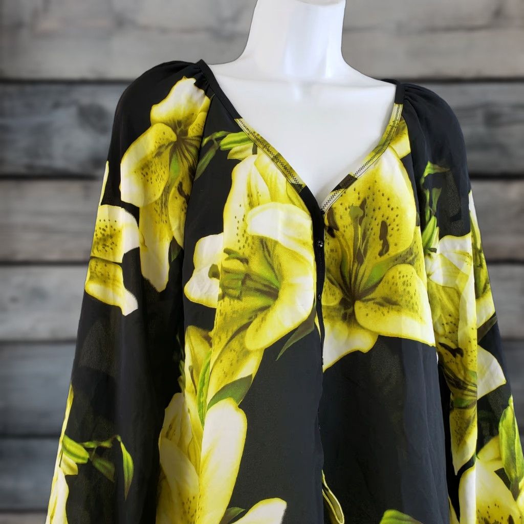 Vintage Yoana Baraschi Womens Blouse 3/4 Sleeve Size M Black Floral V-Neck Polyester Shirt Womens Size M / US 6-8 / IT 42-44 - 1 Thumbnail