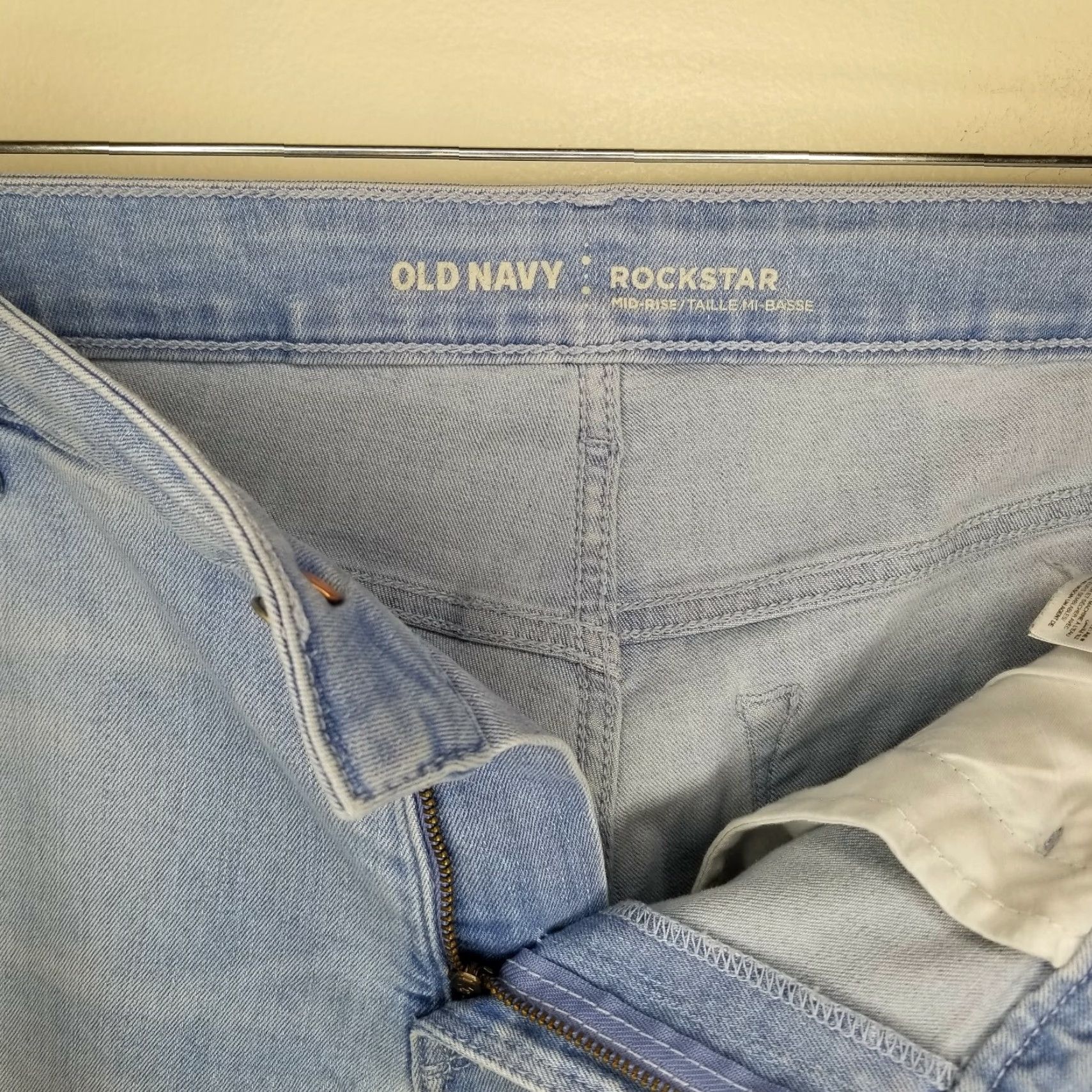 Old Navy Old Navy Rockstar Jeans Skinny Womens 14 Mid Rise Blue Denim 28.5in 36waist Womens Size 36" / US 14 / IT 50 - 3 Thumbnail