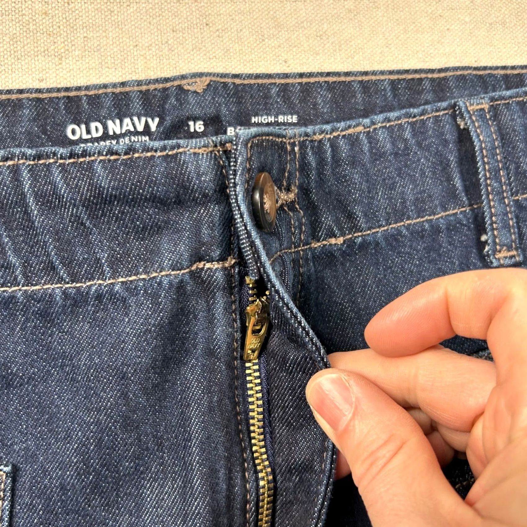 Old Navy Old Navy Jeans Womens 16 Baggy Wide Leg High Rise Denim Blue Vertical 16 Baggy Wide-Leg Jeans Womens Mens Womens Size 38" / US 16 / IT 52 - 4 Thumbnail