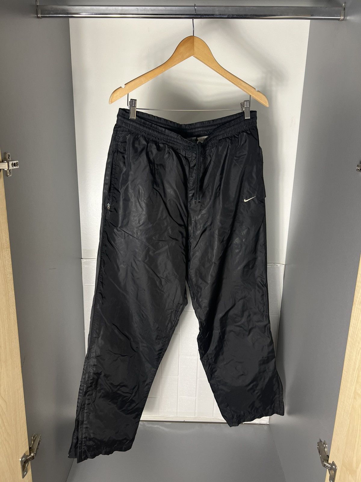 Nike × Vintage VERY RARE NIKE NYLON SWEATPANTS SWOOSH DRILL JAPAN STYLE 90s Size US 32 / EU 48 - 3 Thumbnail