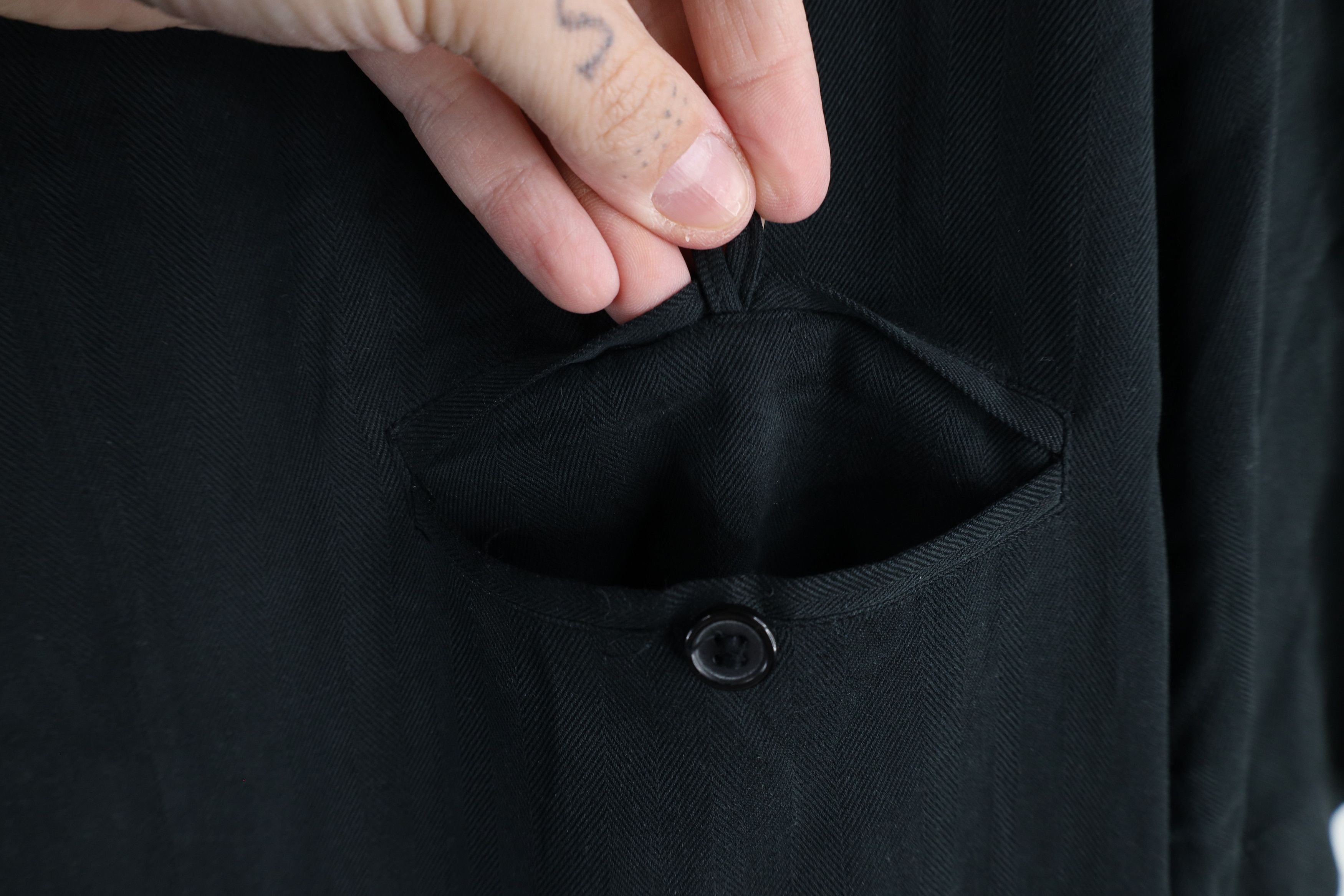 Vintage Vintage 90s Streetwear Herringbone Collar Button Shirt Size US XL / EU 56 / 4 - 4 Thumbnail