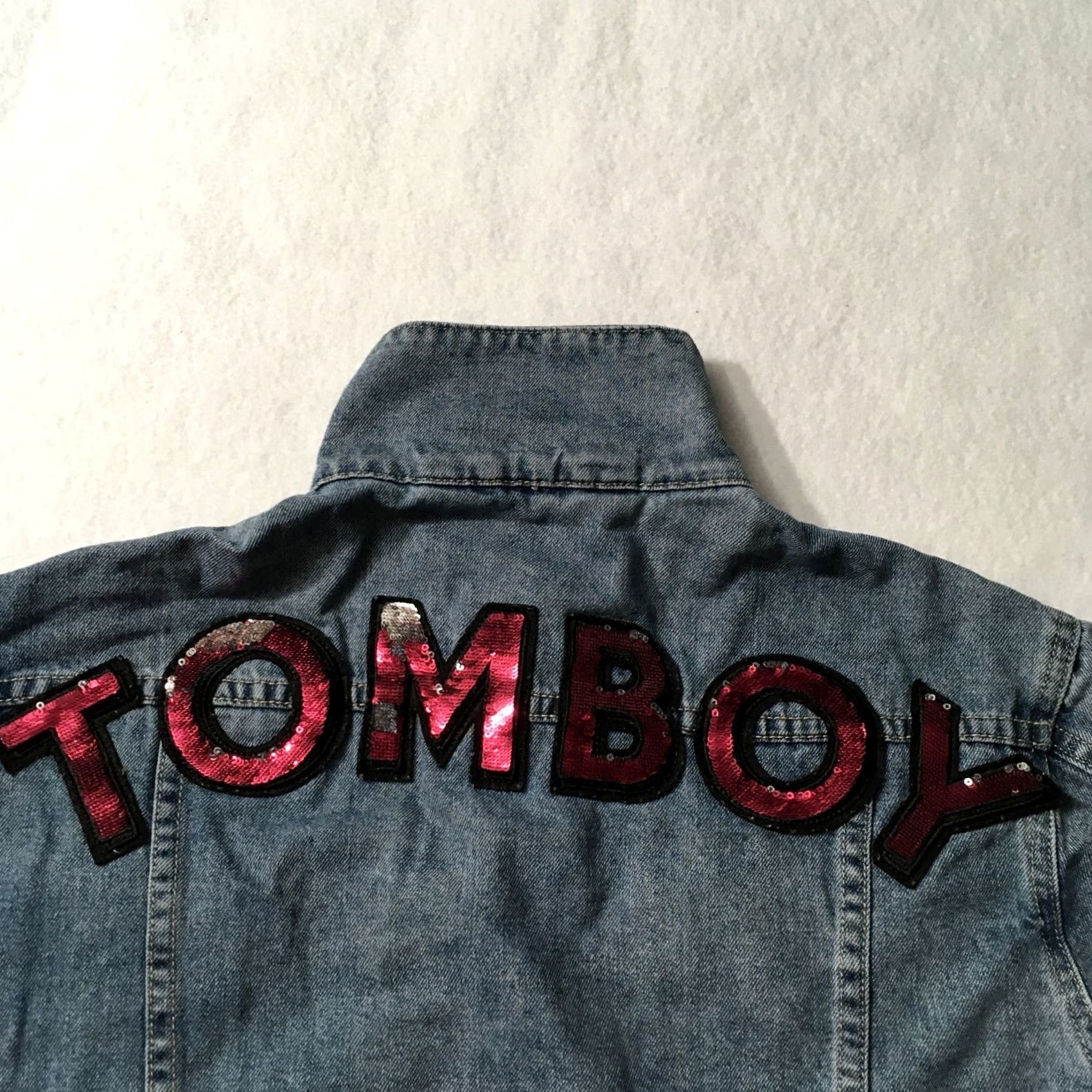 Cotton On Tomboy Trucker Denim Jacket Women's 8 Blue Jean Short Cotton on Denim Jacket Ladies 8 Blue Casual Workwear Hipster Retro 91 cotton on Shirt? Size 30" / US 8 / IT 44 - 2 Thumbnail