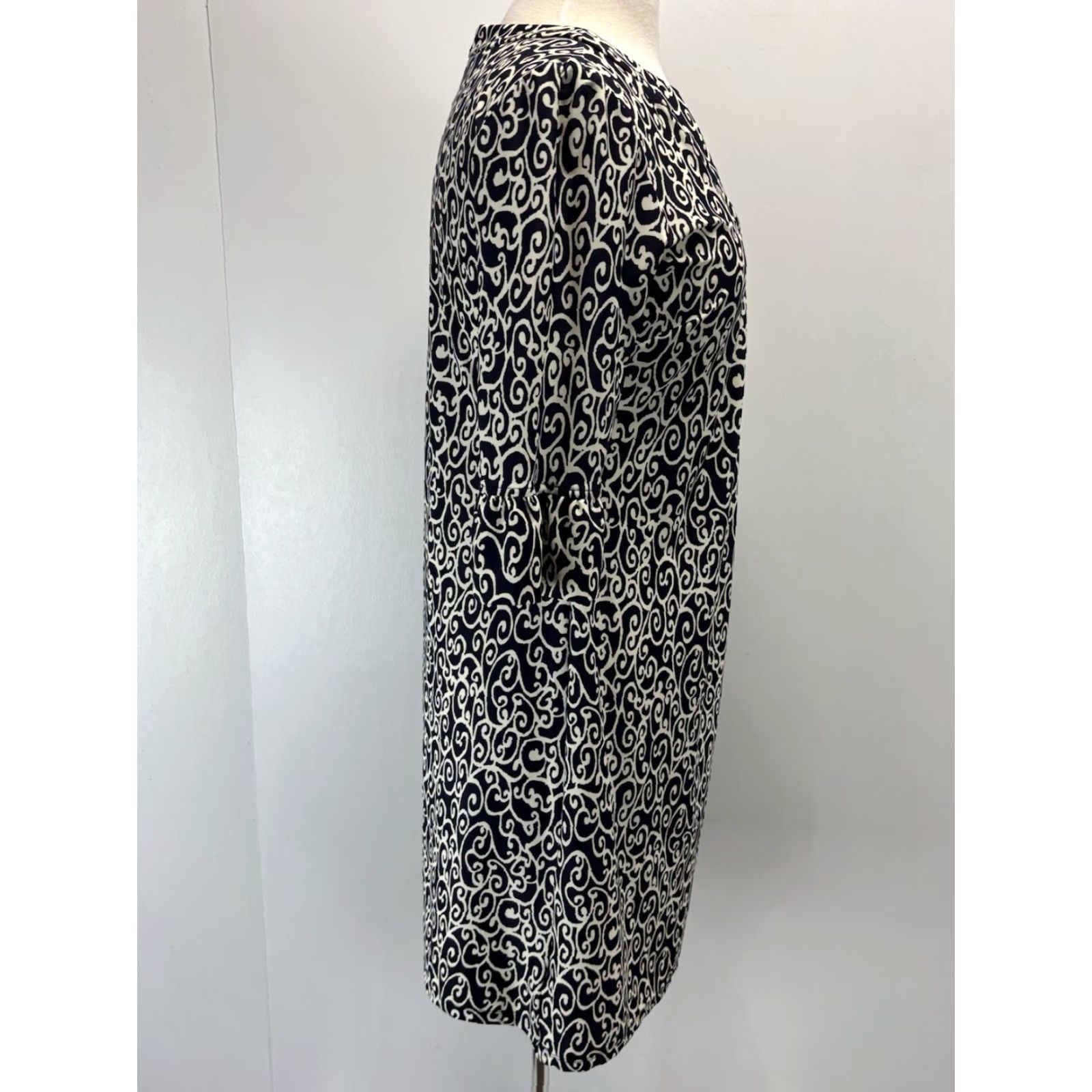 Vintage Jude Connally Dress Women's Medium A-Line Short Sleeve Pull-On Casual Party Travel Navy Ivory Stretch Size M / US 6-8 / IT 42-44 - 4 Thumbnail