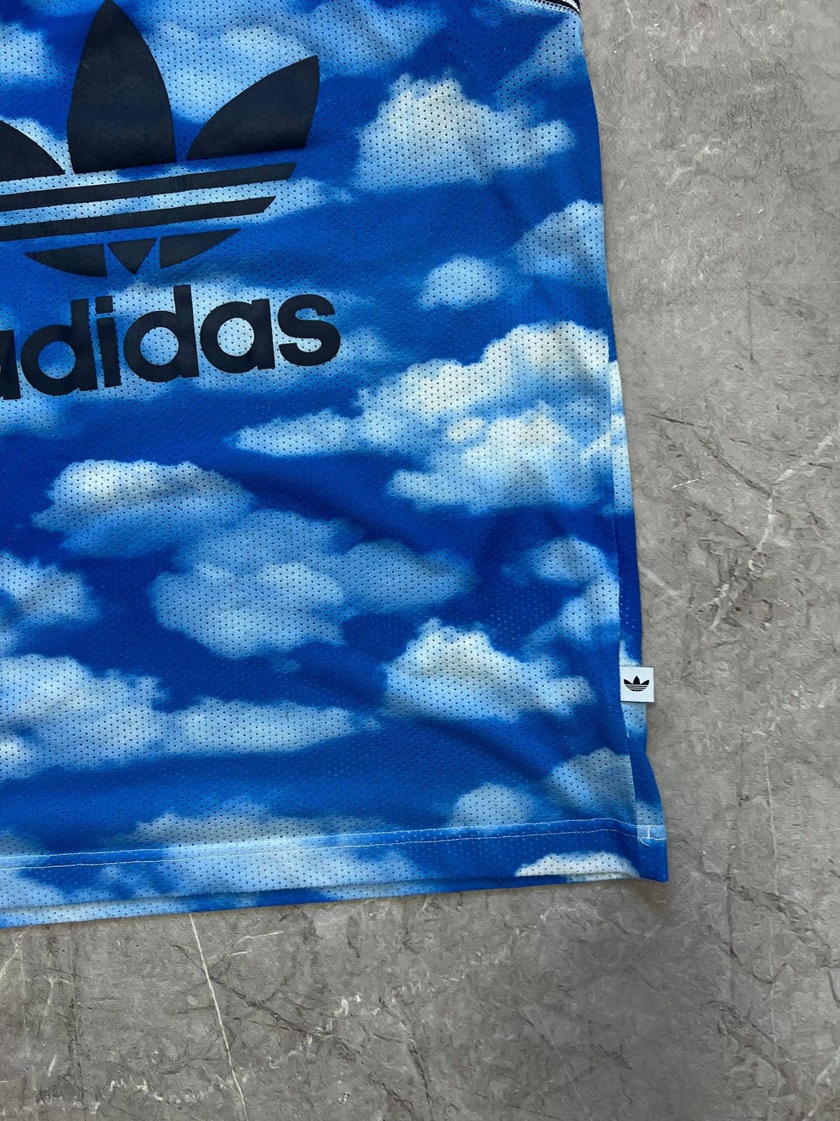 Adidas Adidas Originals T shirt Allover Clouds Vest Basketball S Size US S / EU 44-46 / 1 - 5 Thumbnail