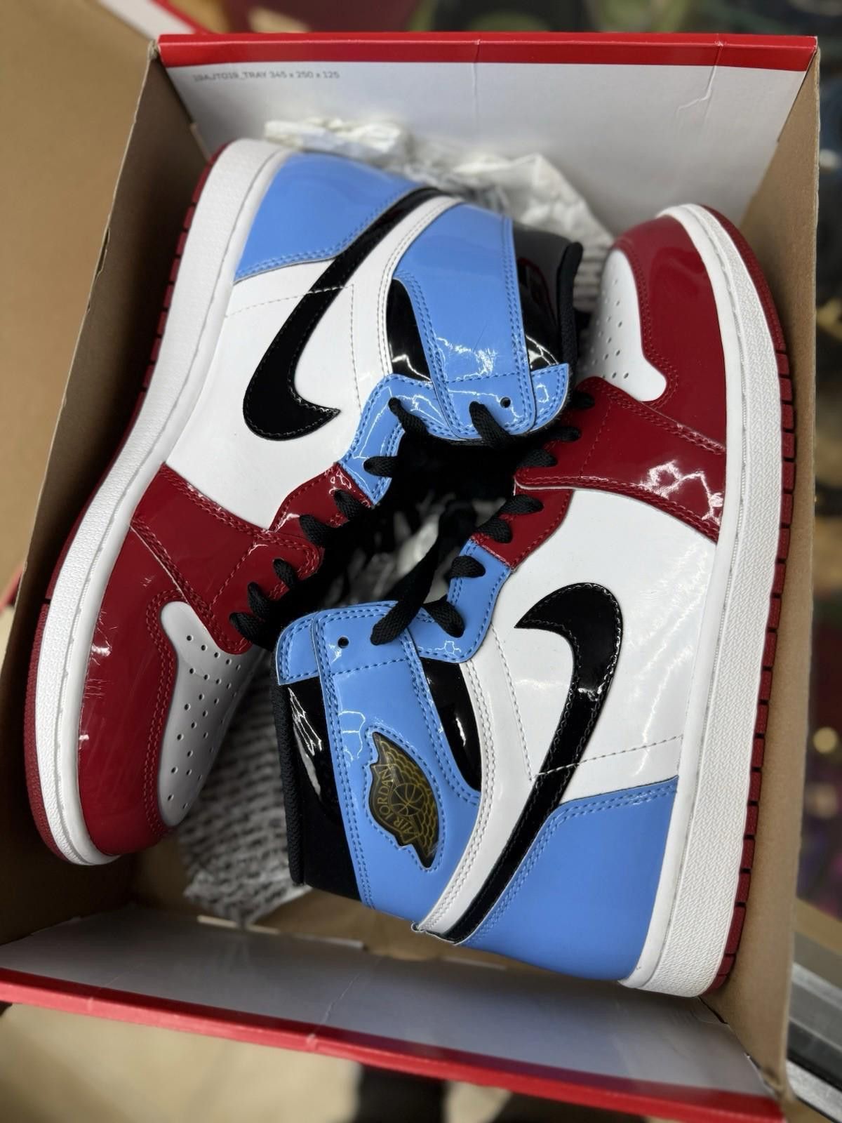 Jordan Brand Jordan 1 Retro High 'Fearless UNC Chicago' (Size 11.5) Size US 11.5 / EU 44-45 - 9 Thumbnail