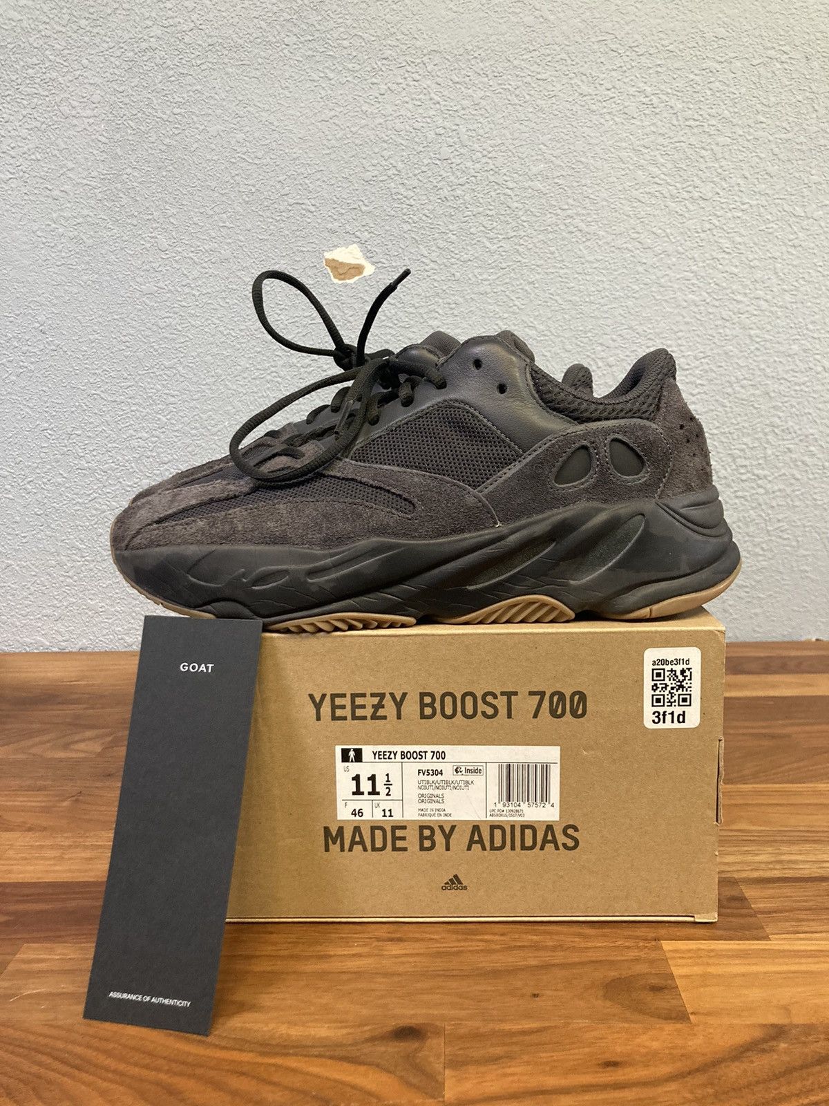 Yeezy Boost 700 'Utility Black'