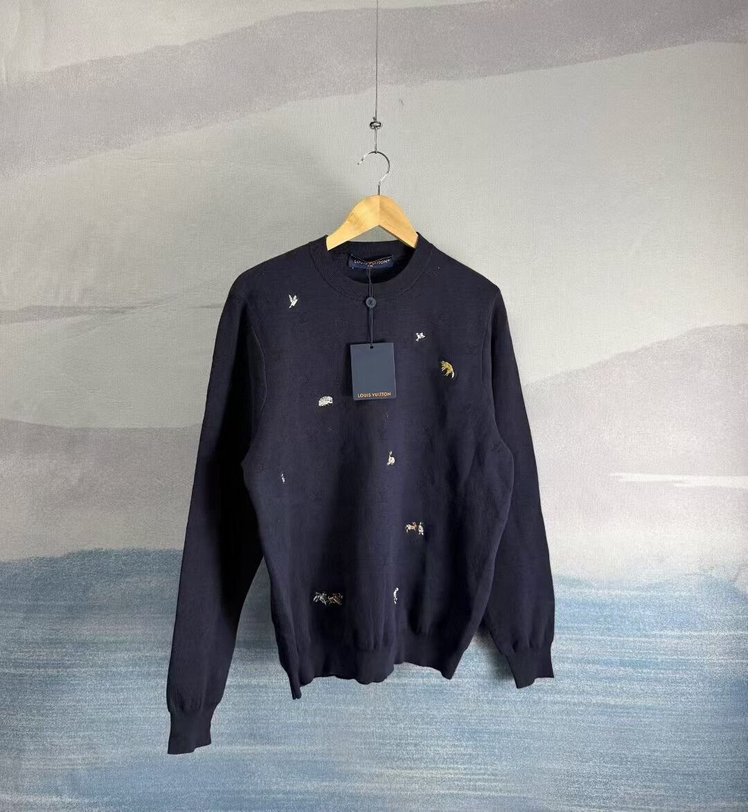 Louis Vuitton louis vuitton navy animal embroidered knit sweater Size US M / EU 48-50 / 2 - 1 Thumbnail