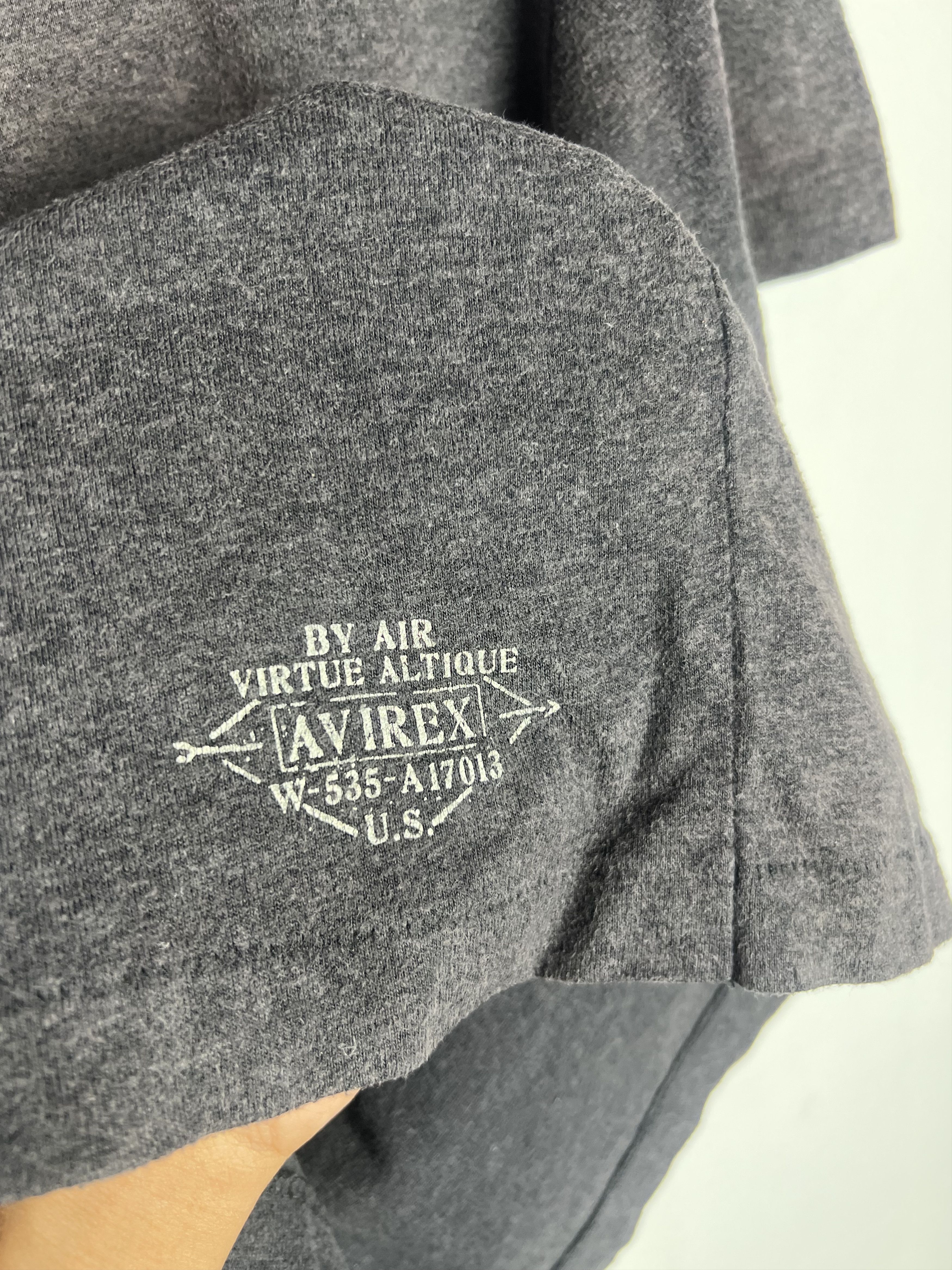 Avirex Avirex V Neck Tshirt Size US L / EU 52-54 / 3 - 9 Thumbnail