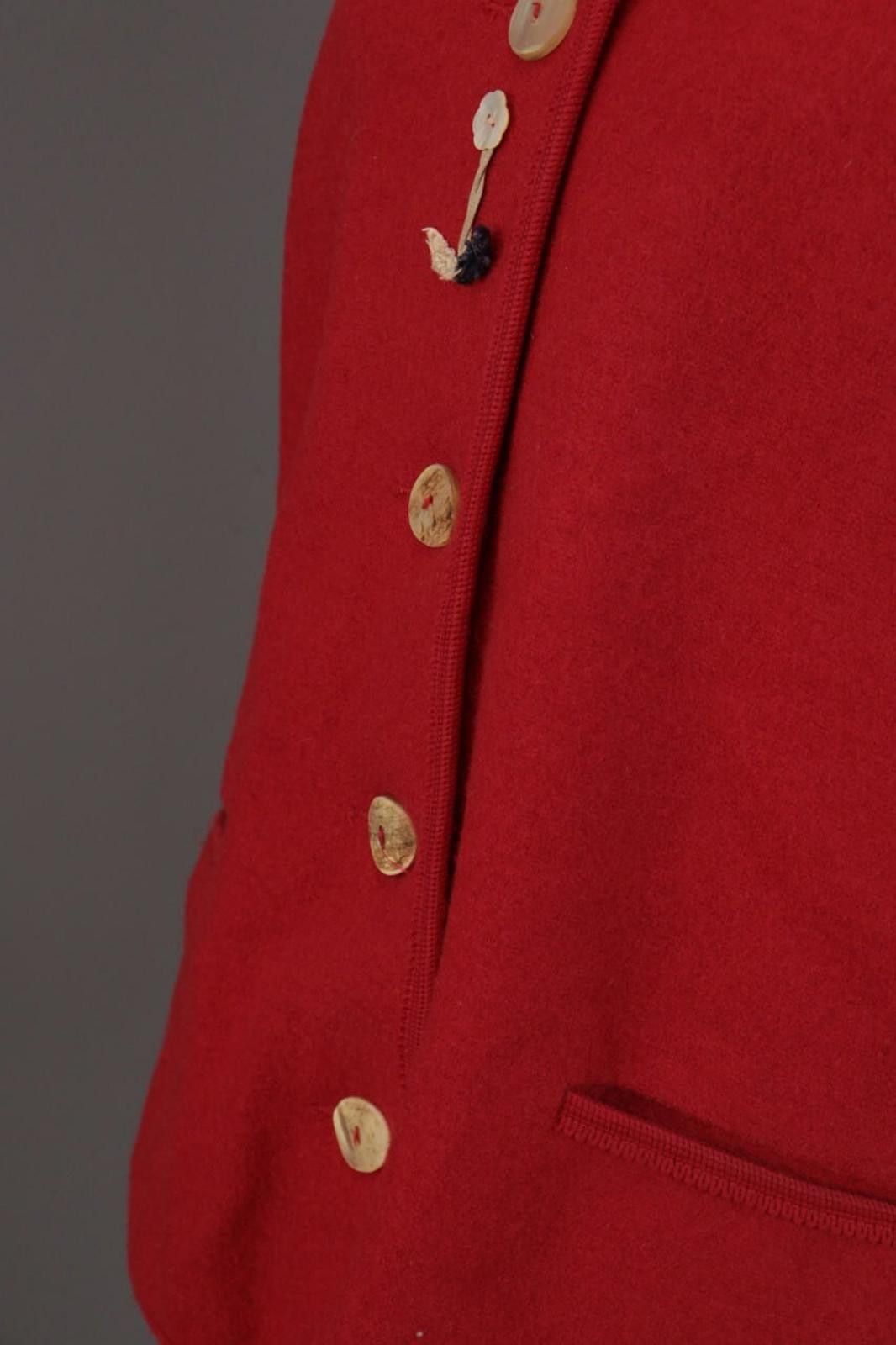 GIESSWEIN Giesswein Red Austeia Wool Jacket Size GB 36 / USA 10 / E 44 Size L / US 10 / IT 46 - 11 Thumbnail
