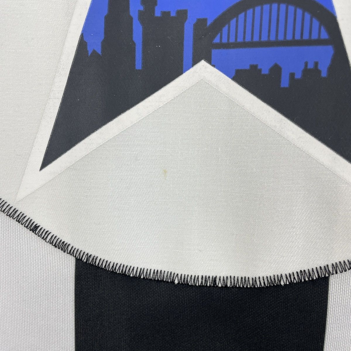 Vintage Newcastle United Retro Score Draw Home Jersey Shirt 1982 Size US L / EU 52-54 / 3 - 4 Thumbnail