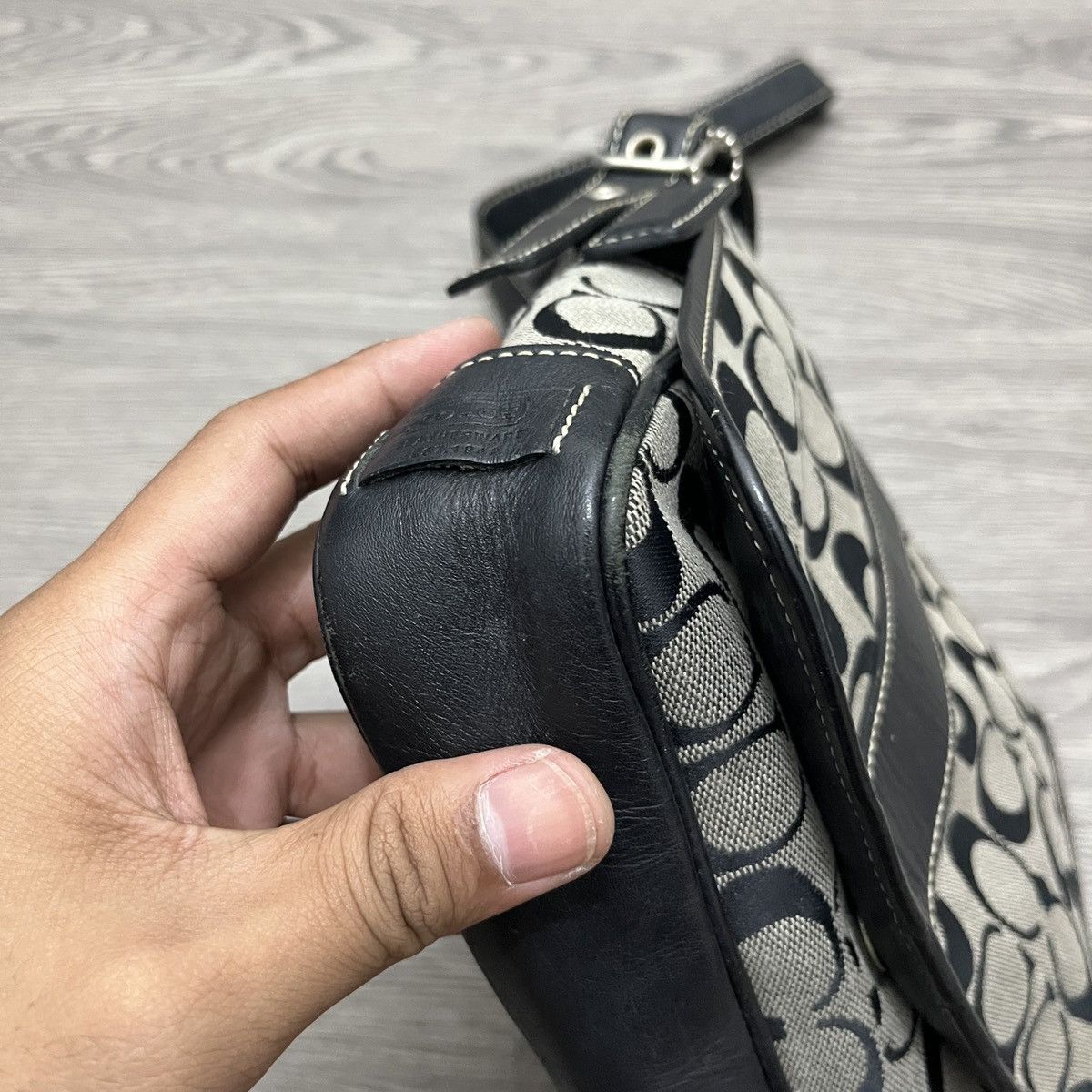 Coach Vintage Coach Monogram Crossbody Bag 🟥 Size ONE SIZE - 14 Thumbnail