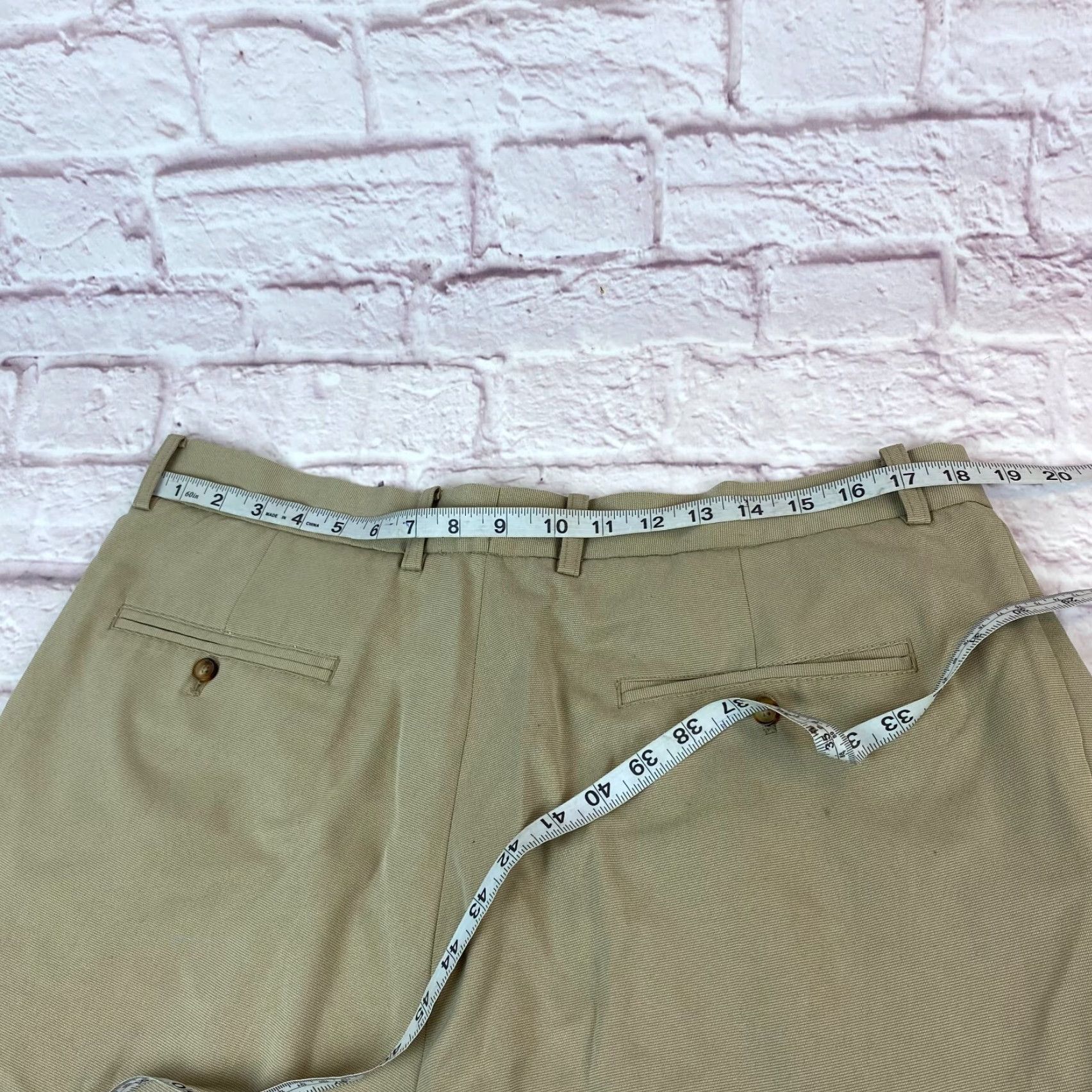 Vintage Greg Norman Mens Golf Shorts 38 Khaki Chino Shark Pleated Performance Size US 38 / EU 54 - 6 Thumbnail