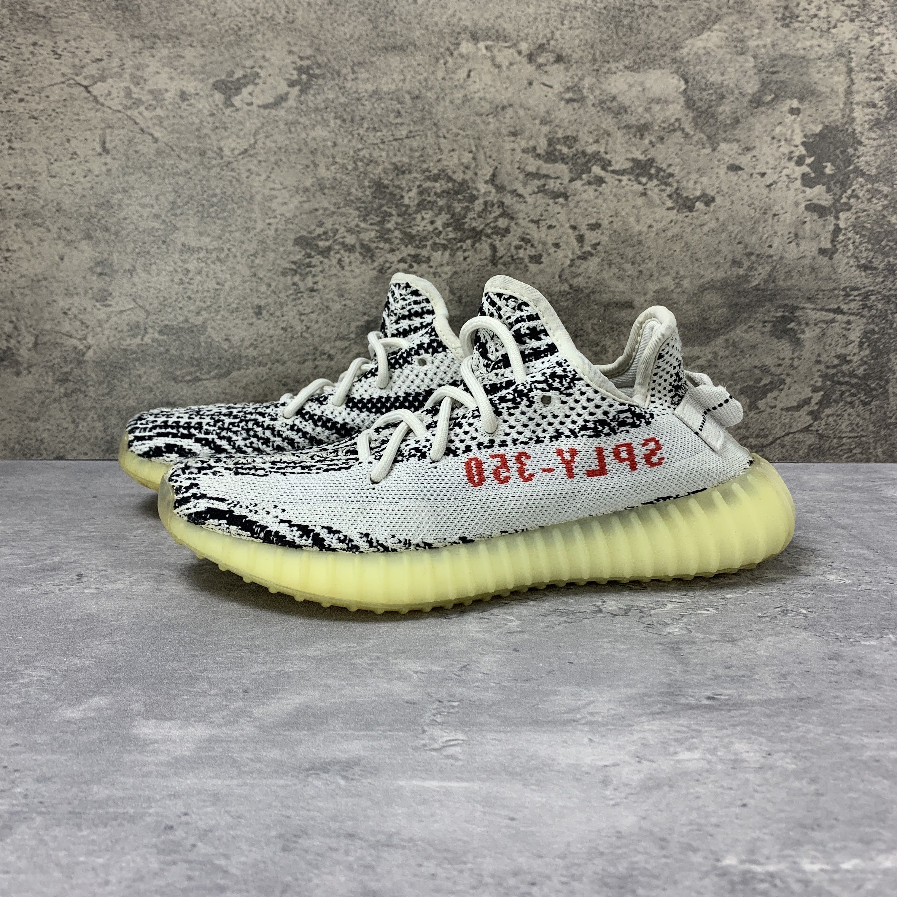 Adidas × Yeezy Adidas Yeezy Boost 350 V2 Zebra CP9654 Size US 5.5 / IT 35.5 - 1 Thumbnail