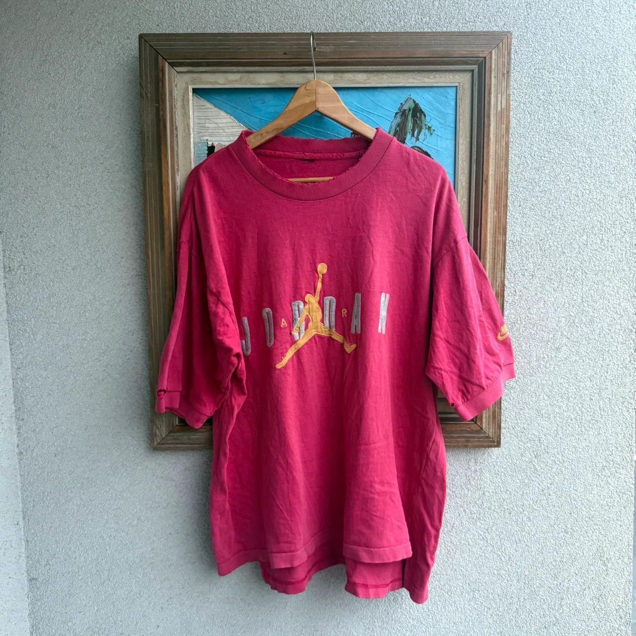 Jordan Brand Jordan Vintage 90s T shirt Tee Pink Embroidered Size US L / EU 52-54 / 3 - 1 Thumbnail