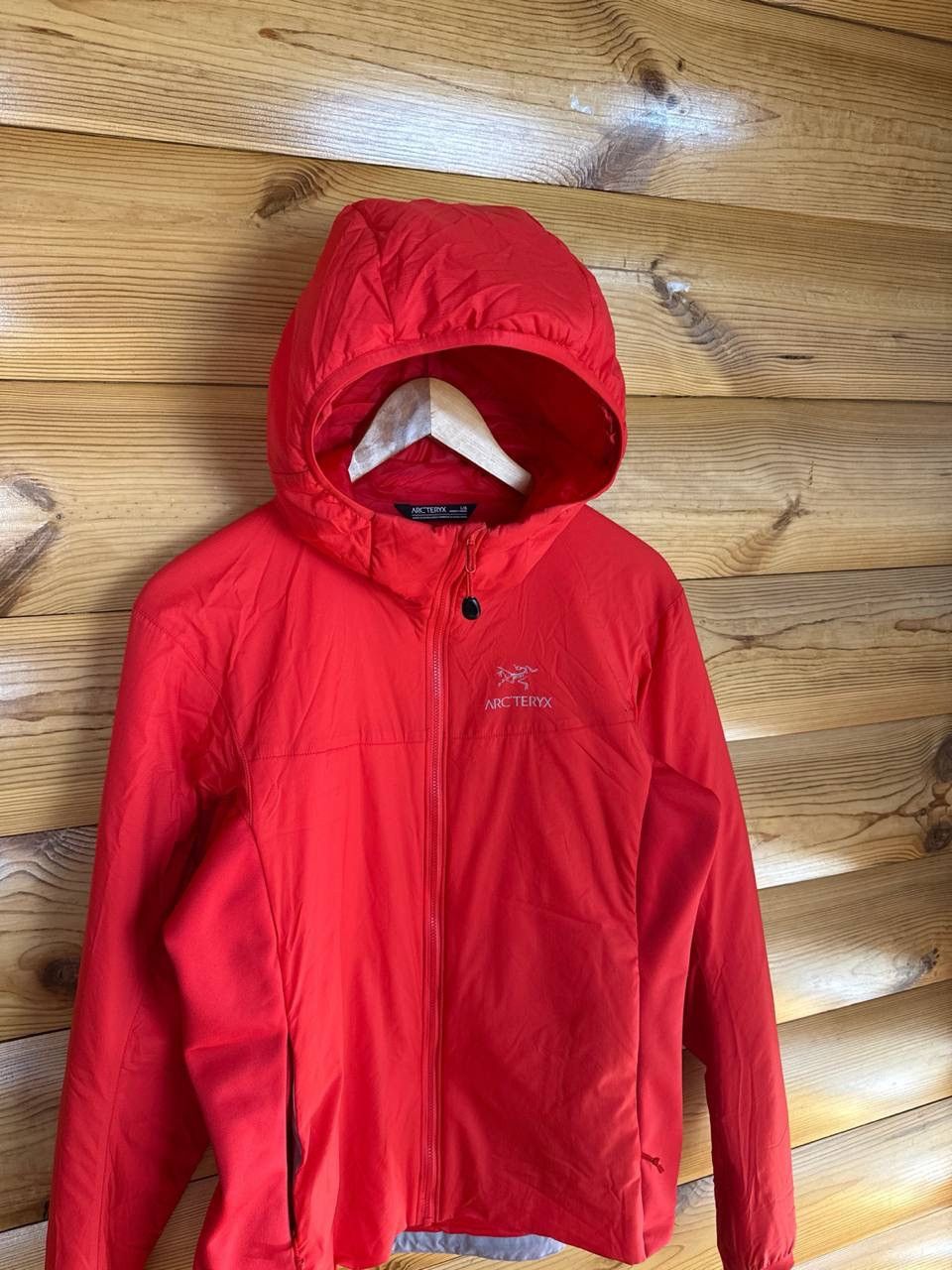 Arc'teryx Arc’teryx Atom LT Jacket Red Hooded Insulated Women Size US L / EU 52-54 / 3 - 5 Thumbnail