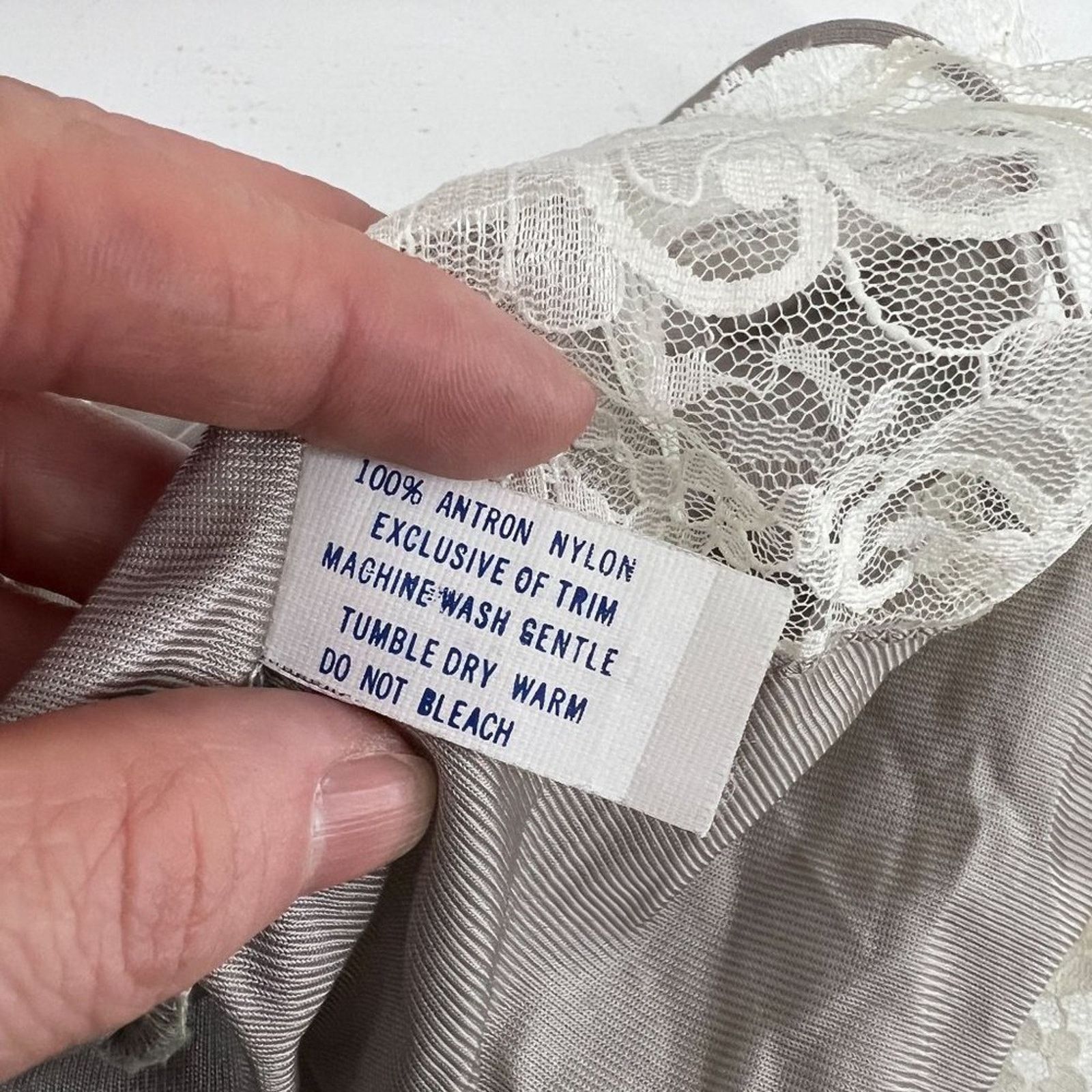 Vintage Vintage Pollinaise Silver Grey Cream Lace Camisole Nylon Size ONE SIZE - 6 Thumbnail
