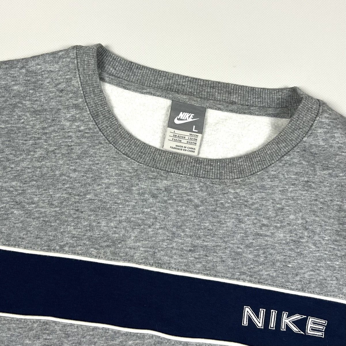 Nike × Vintage Vintage Nike Logo Cotton Grey Sweatshirt Y2k Men’s Size L Size US L / EU 52-54 / 3 - 4 Thumbnail