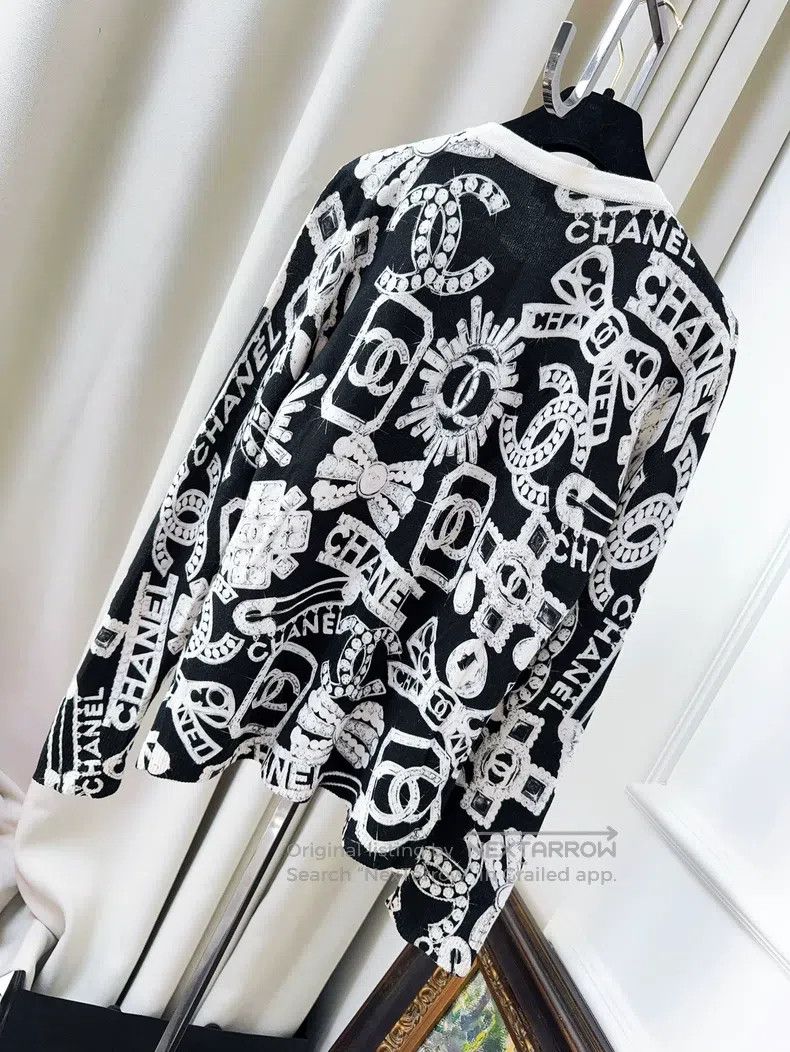 Chanel Chanel Ski series black and white jewellery pattern knitte Size XS / US 0-2 / IT 36-38 - 2 Thumbnail