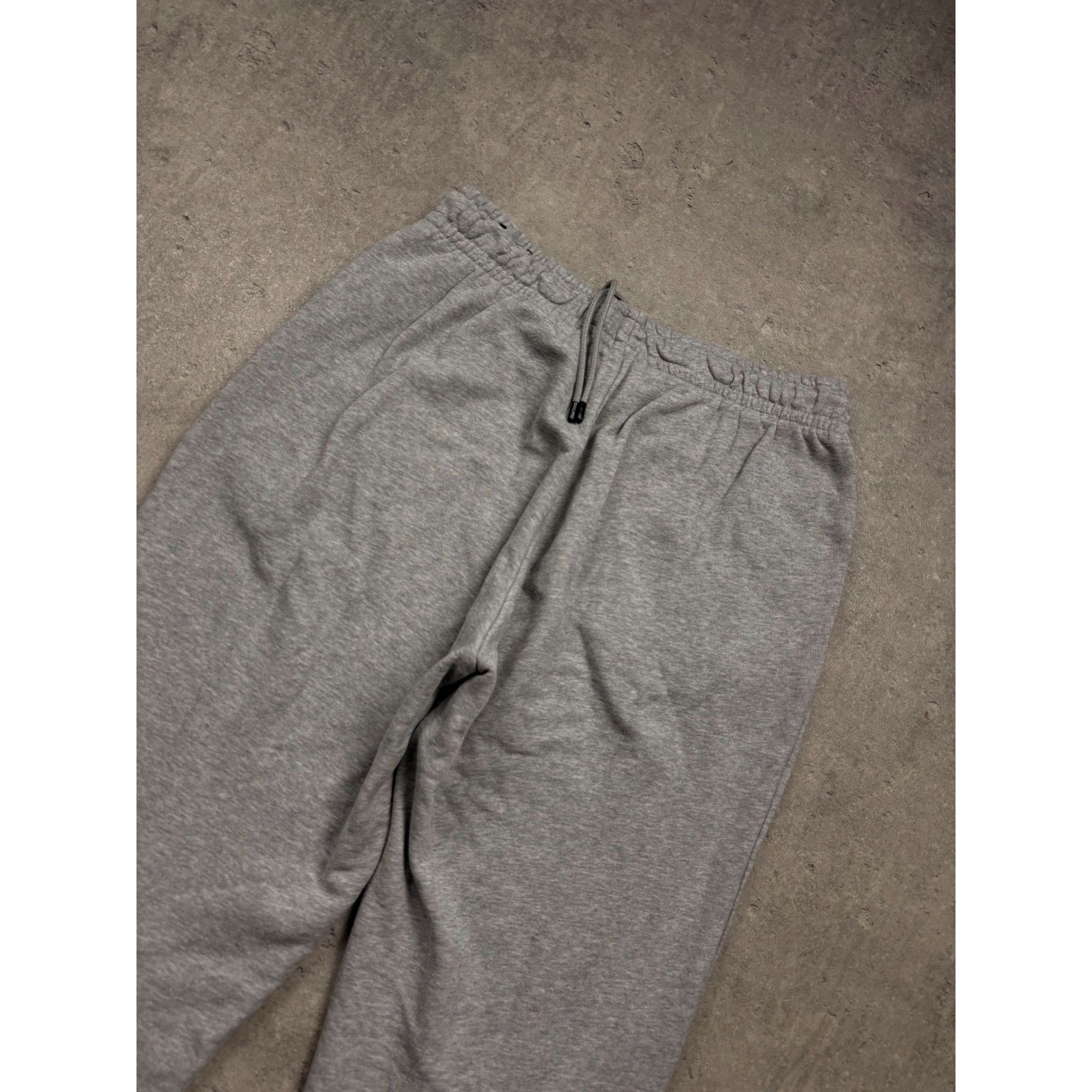Nike Nike Men's Sportswear Club Fleece Joggers – Grey Heather – S Size US 30 / EU 46 - 7 Thumbnail