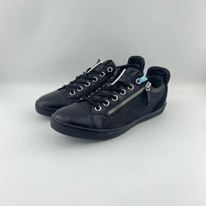 Other Louis Vuitton Stylish Low-top Sneakers in Black -2508 Size US 8 / EU 41 - 1 Thumbnail